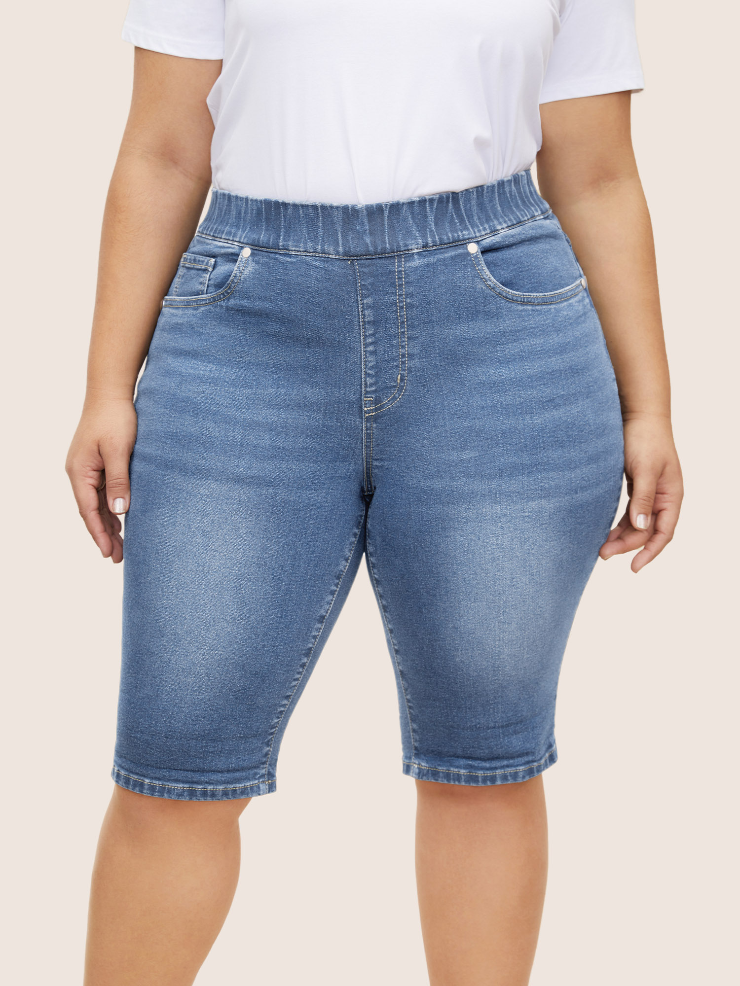 

Plus Size Roll Hem Elastic Waist Dark Wash Denim Shorts Women Midblue Roll Hem High stretch Everyday Slanted pocket Casual Denim Shorts BloomChic