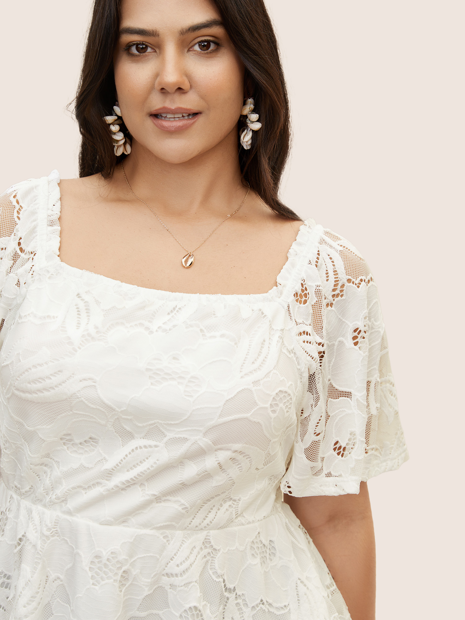 Plus Size Square Neck Floral Lace Panel T-shirt Originalwhite Women Resort Cut-Out Square Neck Vacation T-shirts BloomChic 10/M 