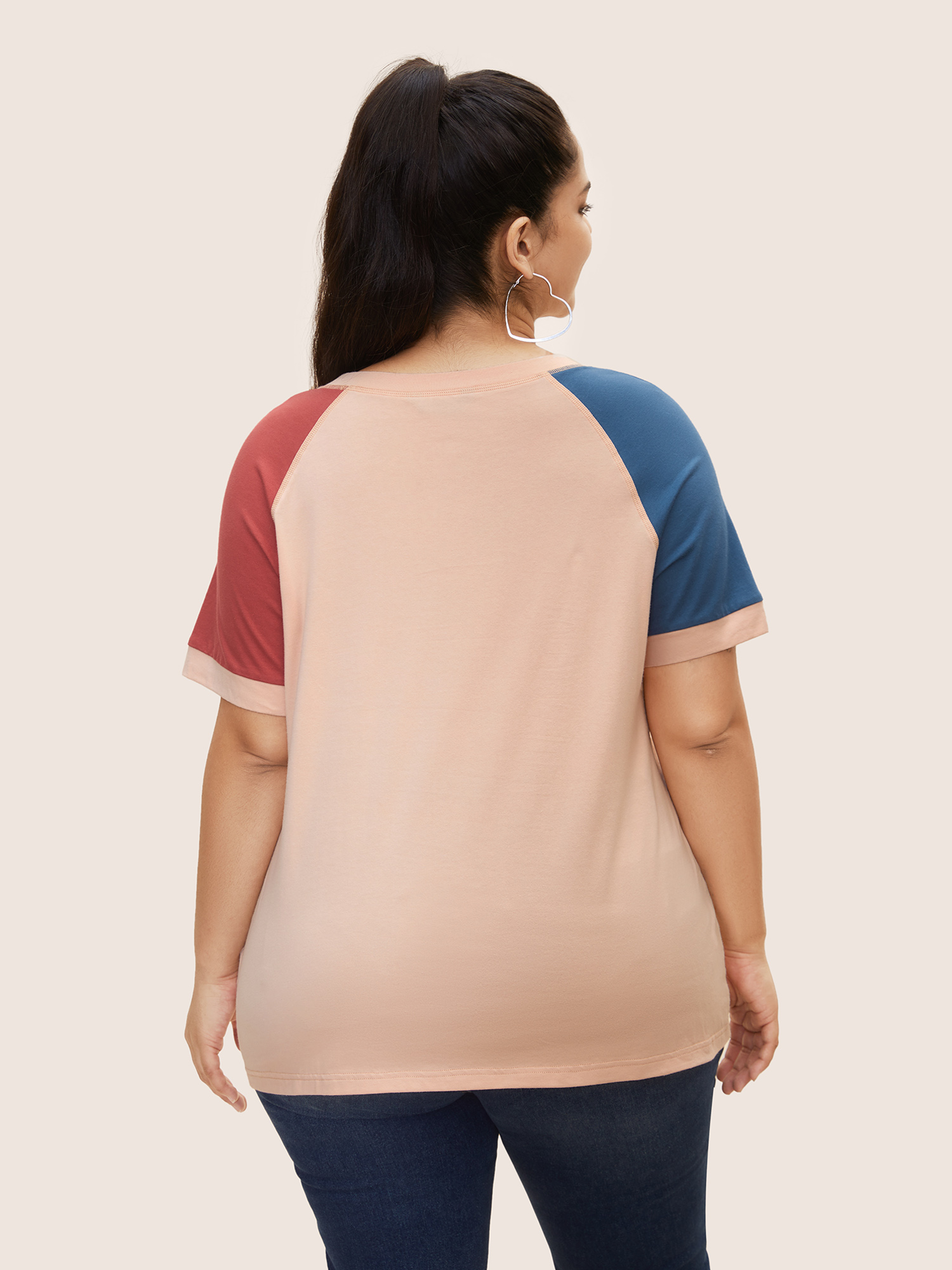 

Plus Size Cotton Contrast Quilted Raglan Sleeve T-shirt Multicolor Women Casual Contrast Round Neck Everyday T-shirts BloomChic