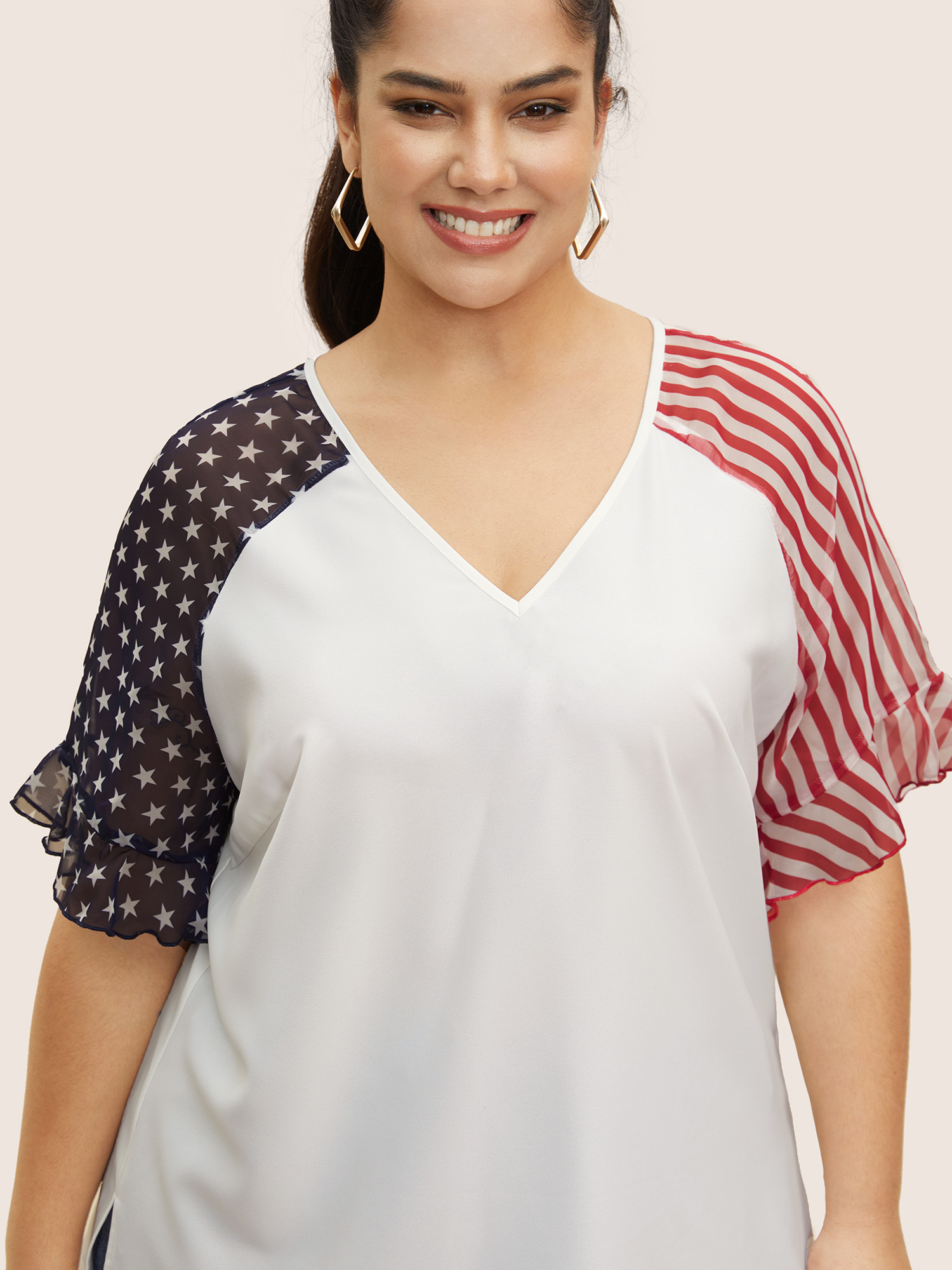 Plus Size Originalwhite Star & Striped Ruffles Raglan Sleeve Blouse Women Casual Short sleeve V-neck Everyday Blouses BloomChic 30/6X 