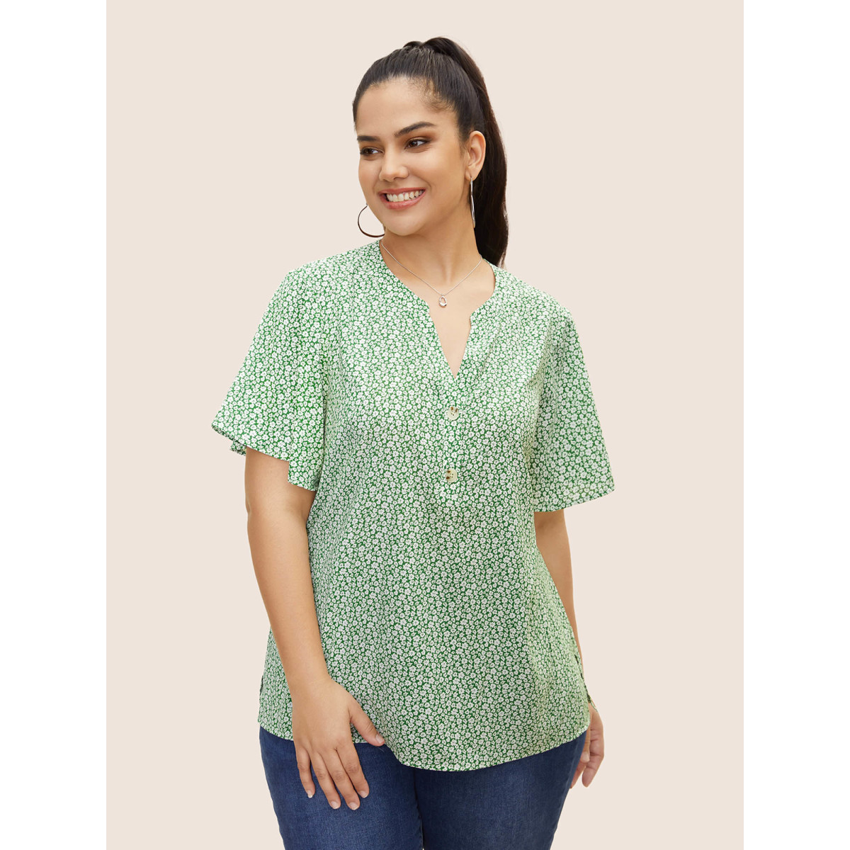 

Plus Size LawnGreen Notched Collar Ditsy Floral Split Hem Blouse Women Casual Short sleeve Notched collar Everyday Blouses BloomChic