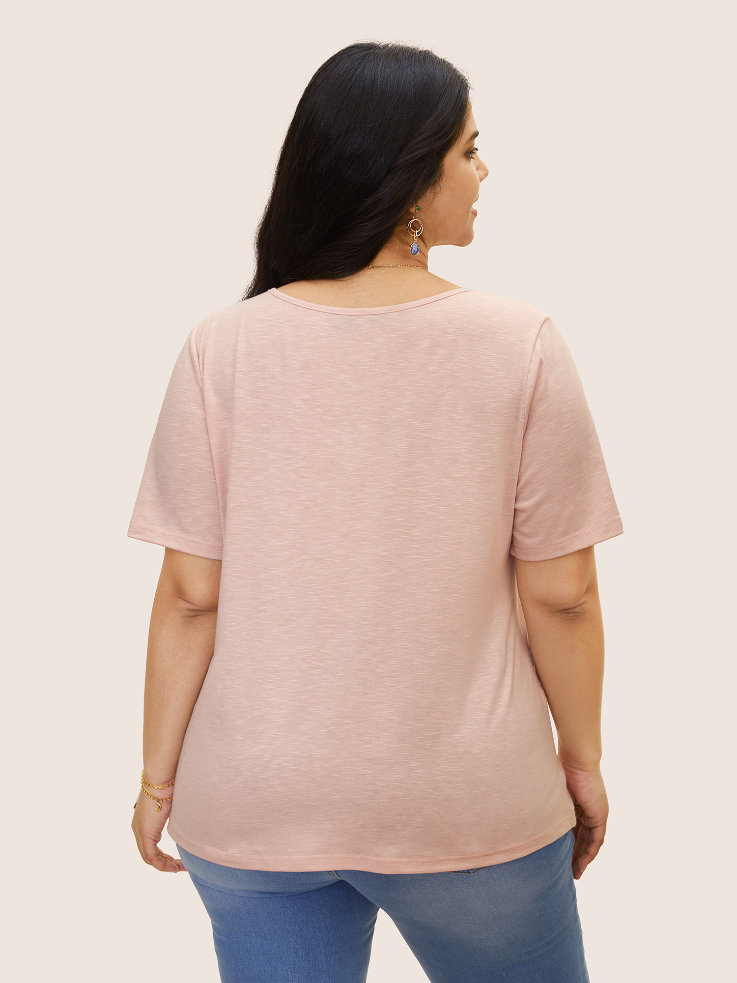Plus Size V Neck Floral Embroidered Patch Pocket T-shirt Nudepink Women Elegant Contrast Natural Flowers V-neck Everyday T-shirts BloomChic 12/L 