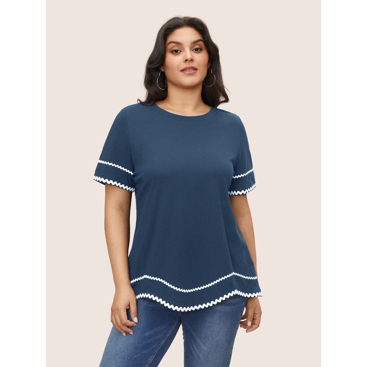 

Plus Size Cotton Contrast Trim Round Neck T-shirt Aegean Women Casual Contrast Round Neck Everyday T-shirts BloomChic