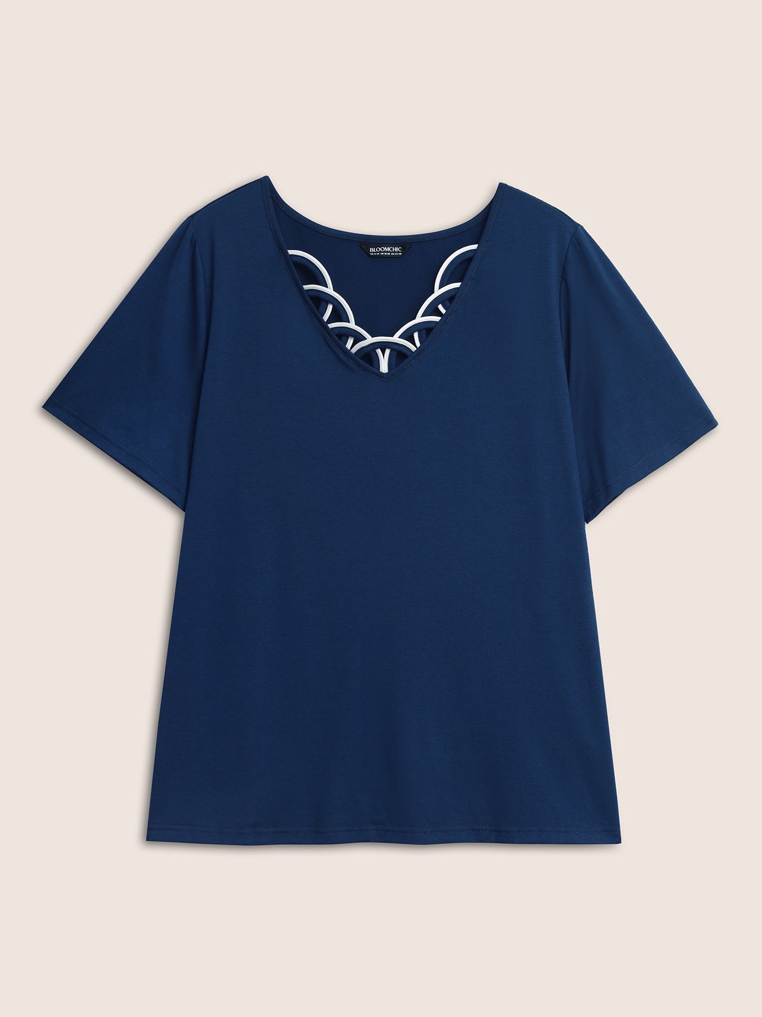 Plus Size V Neck Solid Color Scalloped Trim T-shirt DarkBlue Women At the Office Contrast V-neck Work T-shirts BloomChic 10/M 