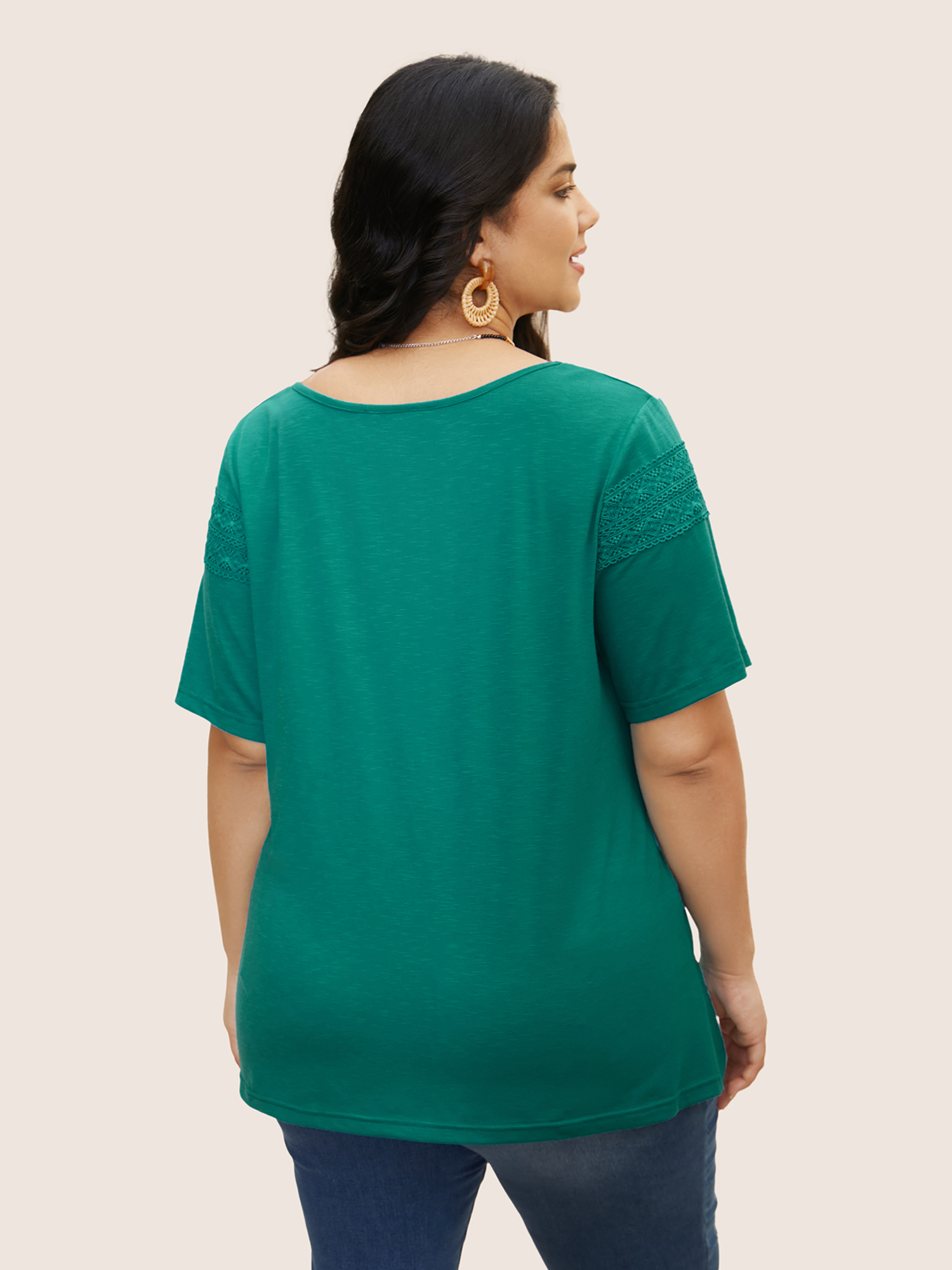 

Plus Size Plain V Neck Lace Panel T-shirt Teal Women Resort Patchwork V-neck Vacation T-shirts BloomChic