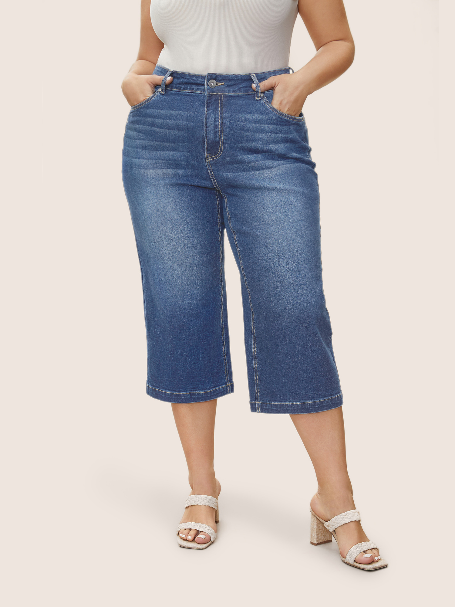 

Plus Size Medium Wash Wide Leg Cropped Jeans Women Midblue Casual Plain Button High stretch Slanted pocket Jeans BloomChic