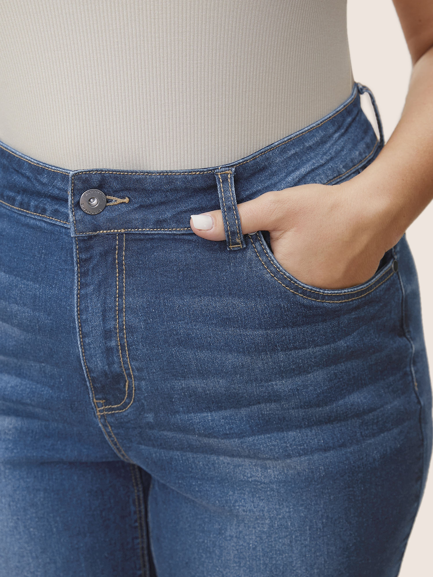 Plus Size Medium Wash Wide Leg Cropped Jeans Women Midblue Casual Plain Button High stretch Slanted pocket Jeans BloomChic 30/6X 