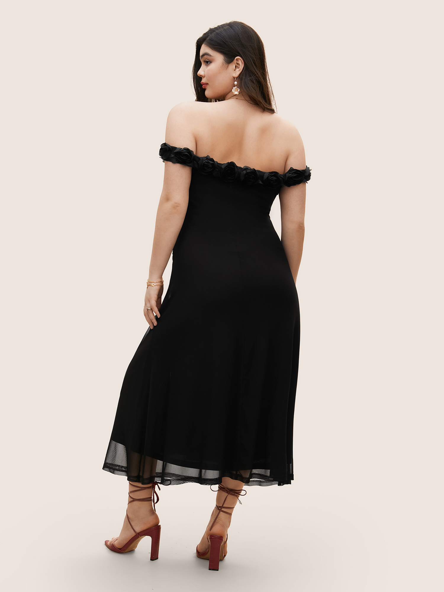 

Plus Size One Shoulder Stereo Flower Design Dress Black Women Texture One-shoulder neck Sleeveless Curvy BloomChic