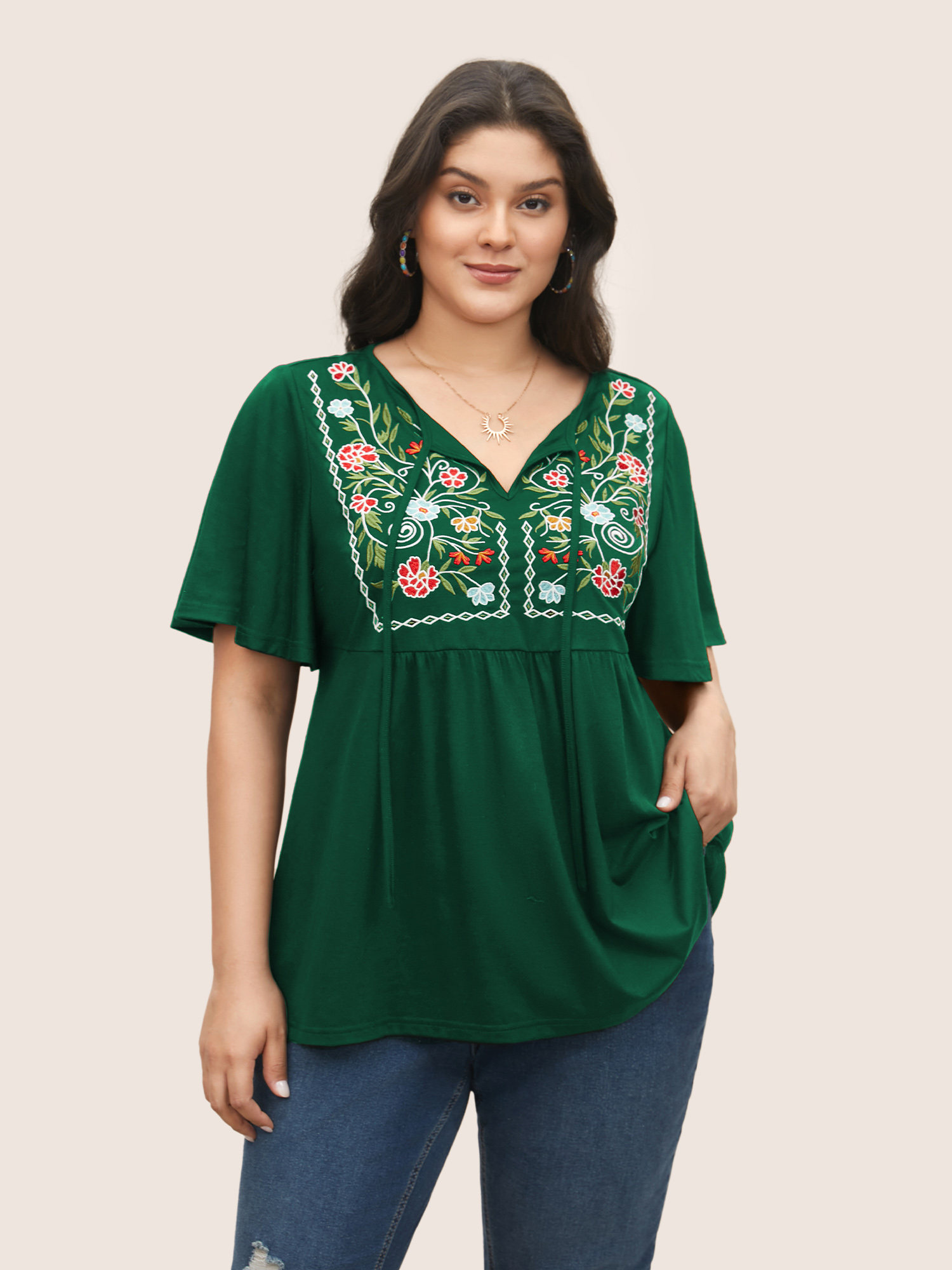 

Plus Size Floral Embroidered Tie Knot Gathered T-shirt DarkGreen Heart neckline Half Sleeve Resort Jersey Tops