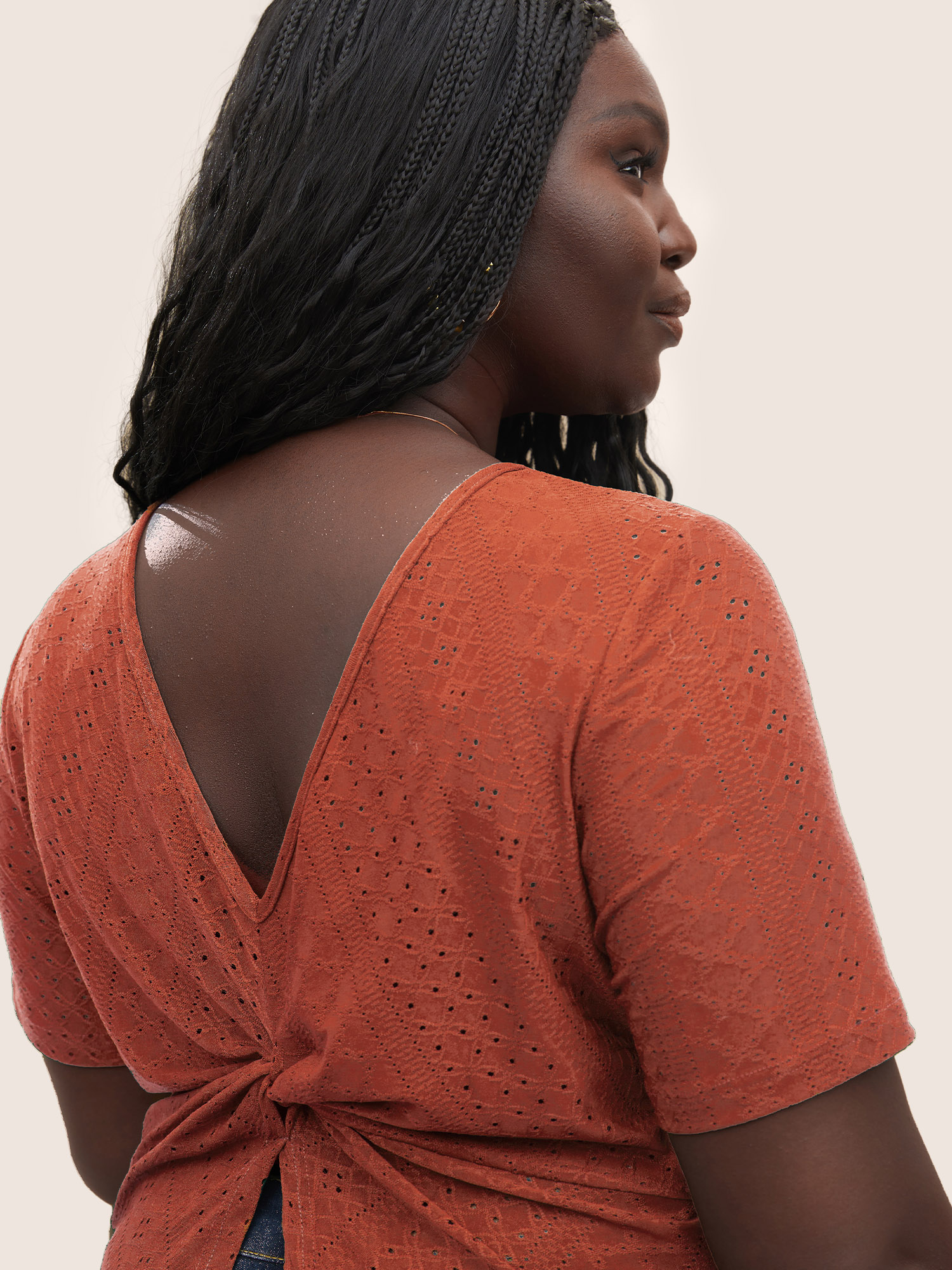 

Plus Size Plain Textured Twist Back T-shirt Rust Women Elegant Twist Round Neck Everyday T-shirts BloomChic