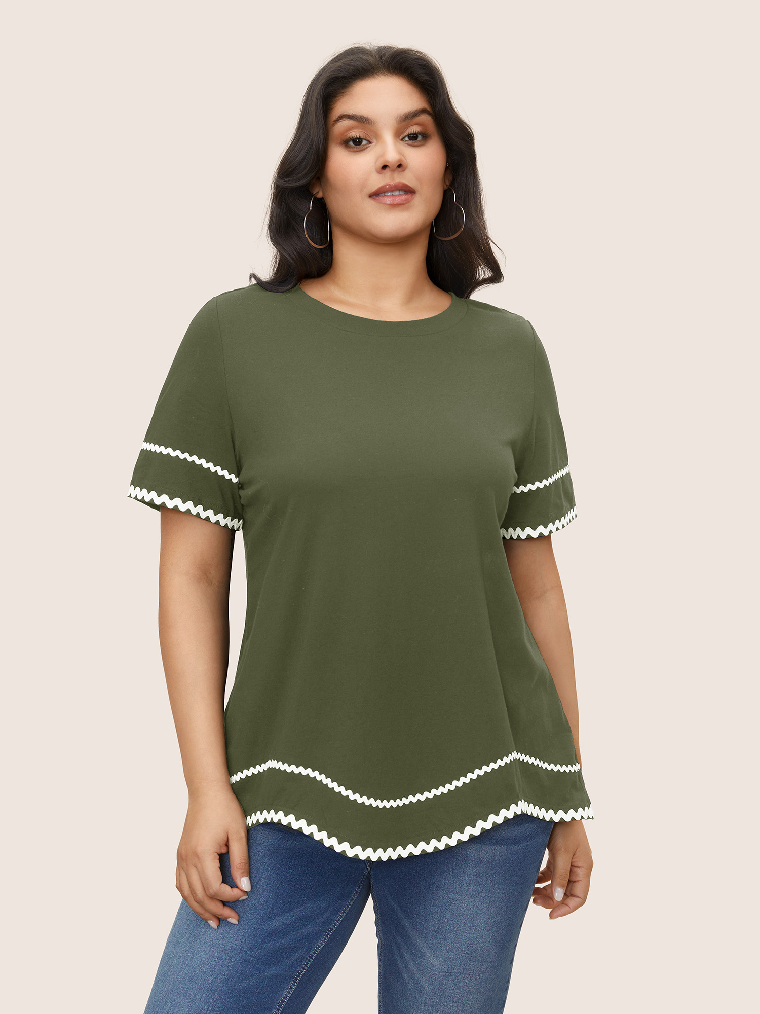 

Plus Size Cotton Contrast Trim Round Neck T-shirt ArmyGreen Women Casual Contrast Round Neck Everyday T-shirts BloomChic