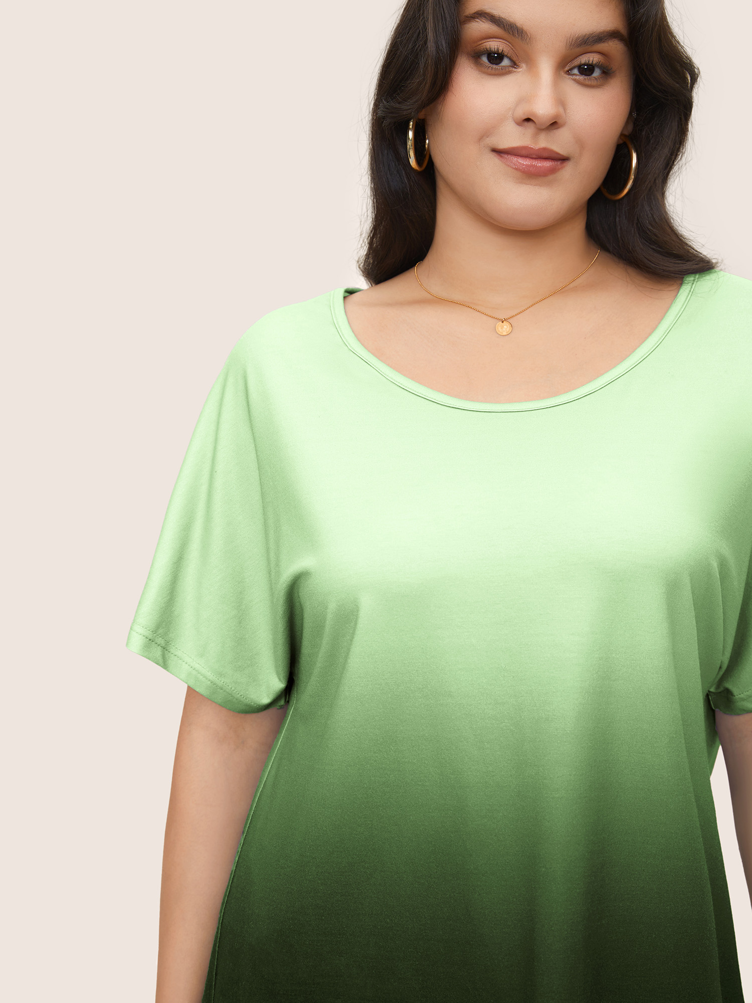 

Plus Size Ombre Round Neck Batwing Sleeve T-shirt DarkGreen Women Casual U-neck Everyday T-shirts BloomChic