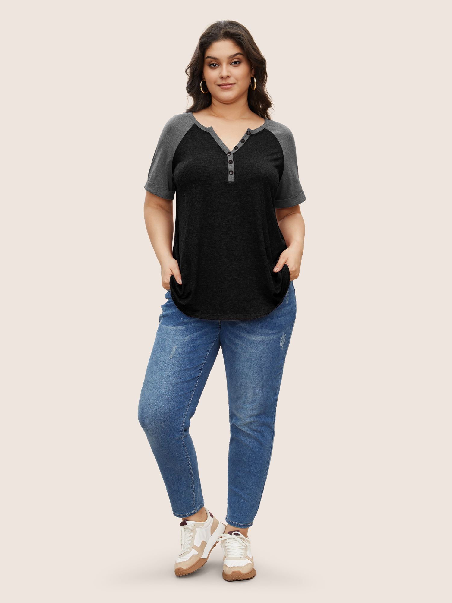 

Plus Size Colorblock Contrast Roll Raglan Sleeve Button Detail Notched T-shirt Black Women Casual Contrast Colorblock Round Neck Everyday T-shirts BloomChic