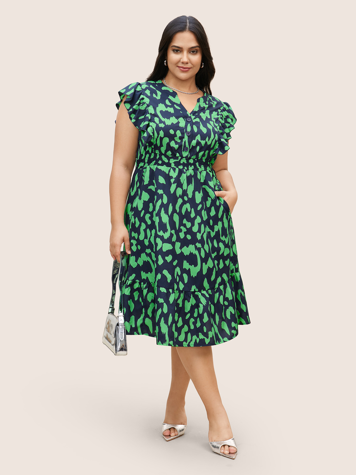 

Plus Size Notched Leopard Print Cap Sleeve Ruffles Dress Truegreen Women At the Office Notched collar Cap Sleeve Curvy BloomChic