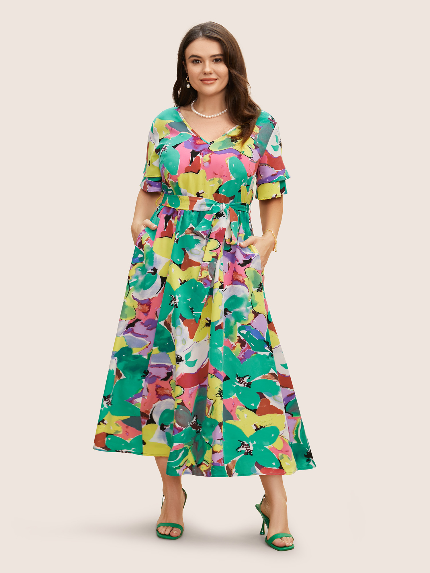 

Plus Size Contrast Floral Tiered Ruffle Sleeve Dress Malachitegreen Women Belted V-neck Short sleeve Curvy BloomChic