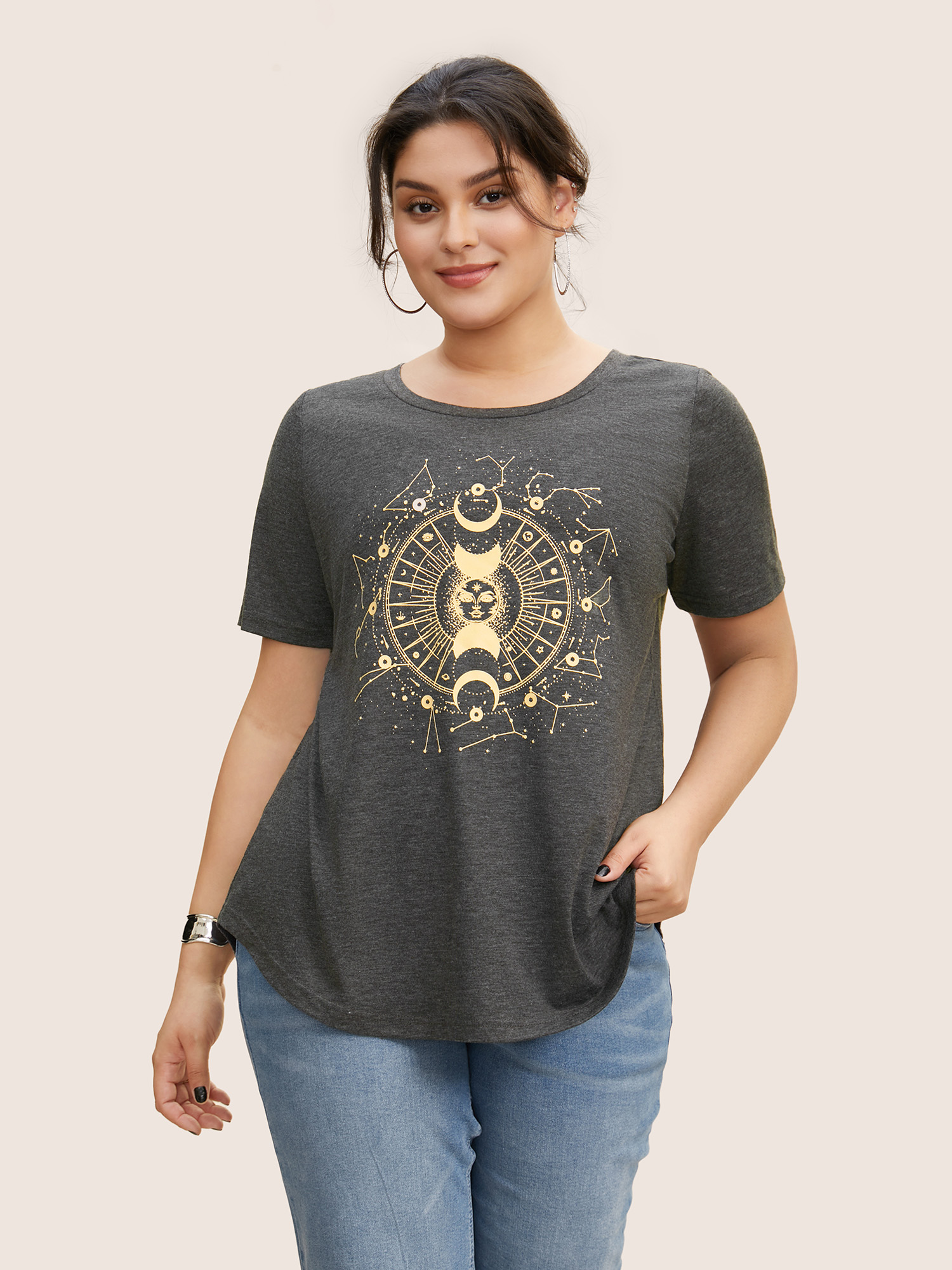 

Plus Size Moon & Star Print Round Neck Curved Hem T-shirt DarkGray Women Casual Non Star and moon Round Neck Everyday T-shirts BloomChic
