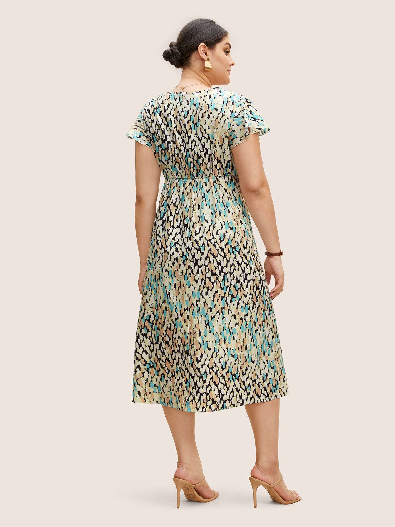 Plus Size V Neck Allover Print Ruffle Cap Sleeve Dress LightBlue Women Ruffles V-neck Cap Sleeve Curvy BloomChic 18-20/2X 
