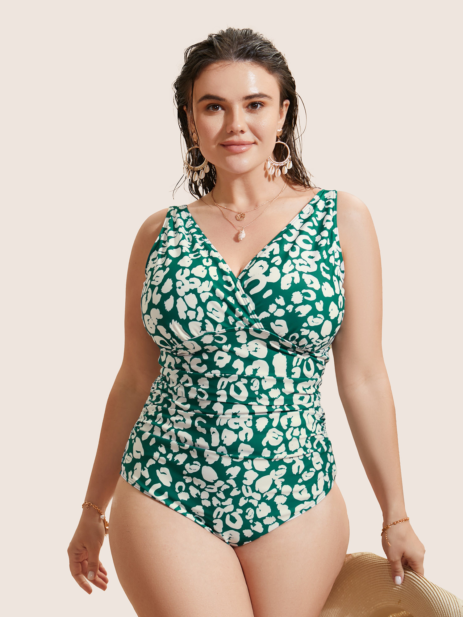 

Plus Size Leopard Print Ruched One Piece Swimsuit Women's Swimwear Truegreen Beach Gathered Curve Bathing Suits High stretch One Pieces BloomChic