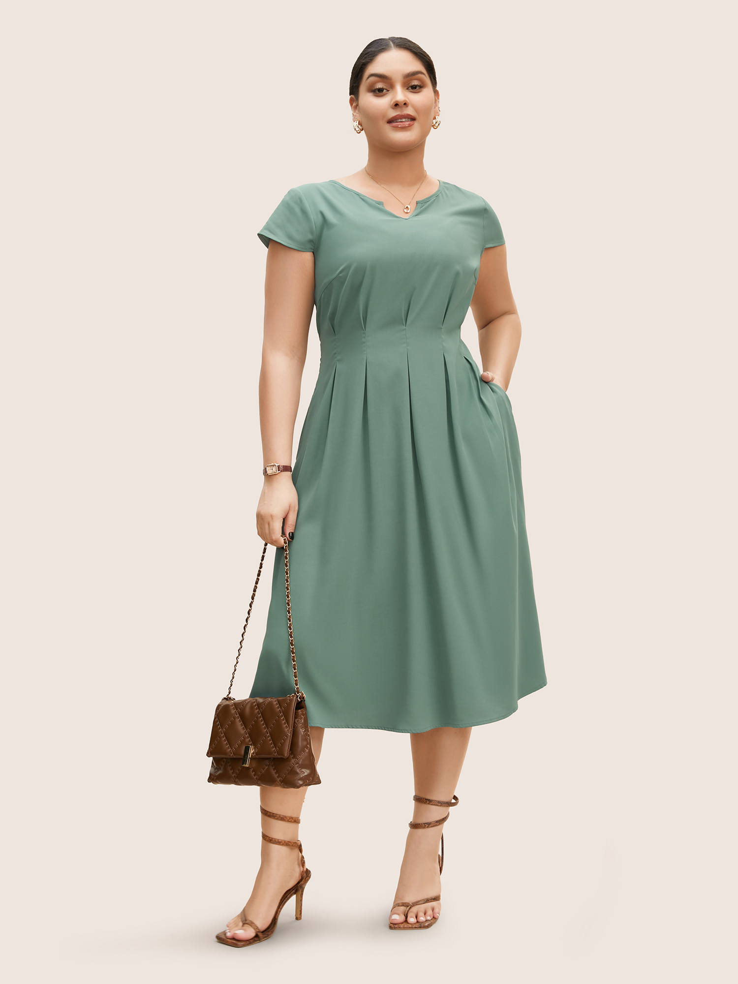 

Plus Size Notched Collar Shirred Pleated Cap Sleeve Dress Emerald Women Pleated Notched collar Cap Sleeve Curvy BloomChic