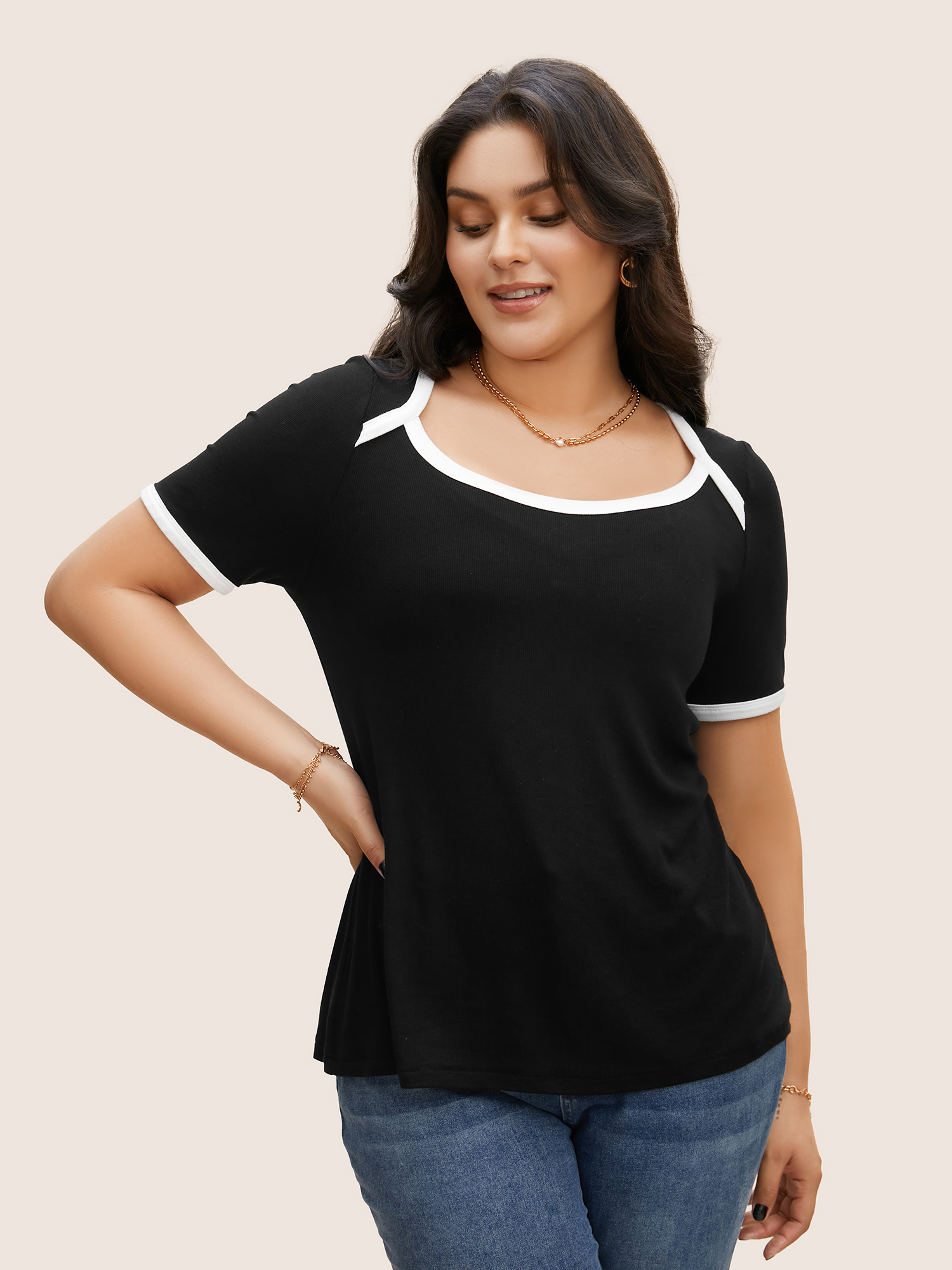 

Plus Size Asymmetrical Neck Contrast Trim Pit Strip T-shirt Black Women Elegant Contrast Asymmetrical Neck Bodycon Everyday T-shirts BloomChic