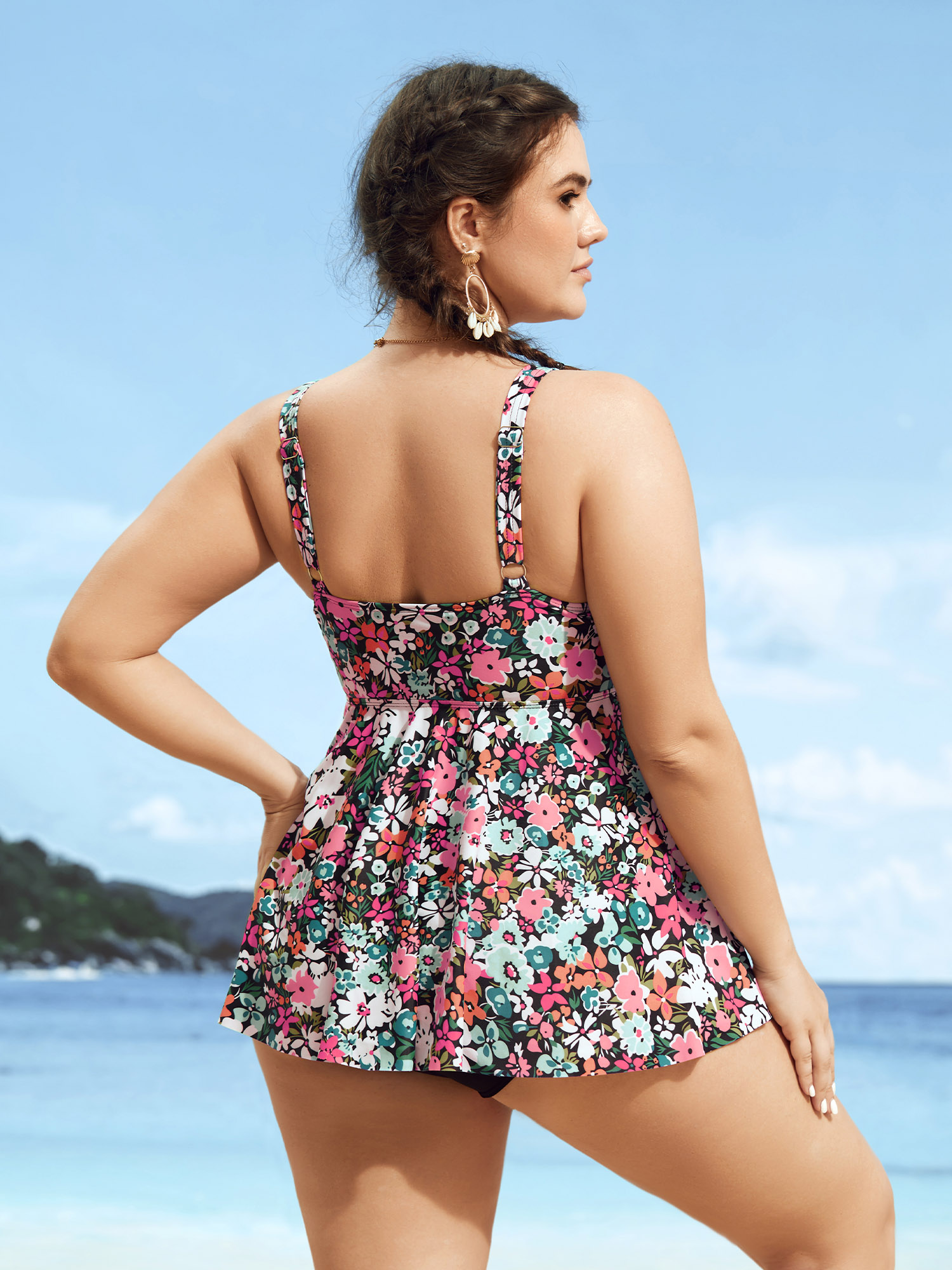 

Plus Size Colored Floral Print Knotted Gathered Swim Top Women's Swimwear Rouge Beach Knotted High stretch Bodycon V-neck Curve Swim Tops BloomChic