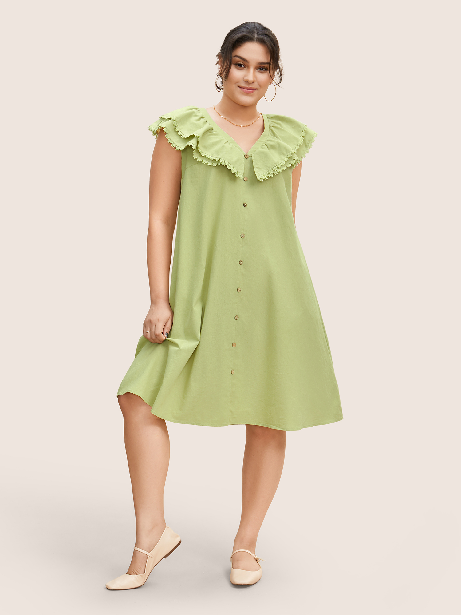 

Plus Size Lace Patchwork Button Detail Tiered Ruffles Dress LightGreen Women Woven ribbon&lace trim V-neck Sleeveless Curvy BloomChic
