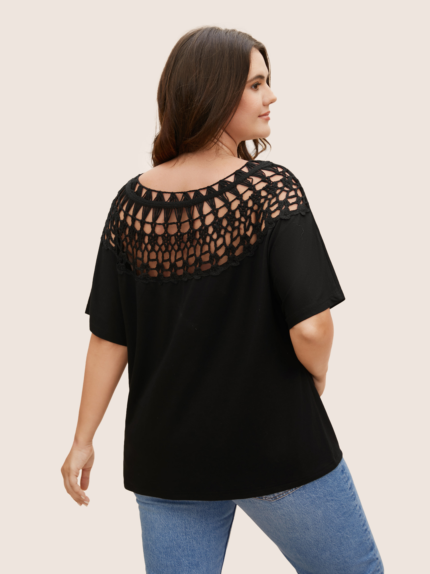 

Plus Size Solid Crew Neck Cut Out Patchwork T-shirt Black Women Elegant Patchwork Round Neck Everyday T-shirts BloomChic