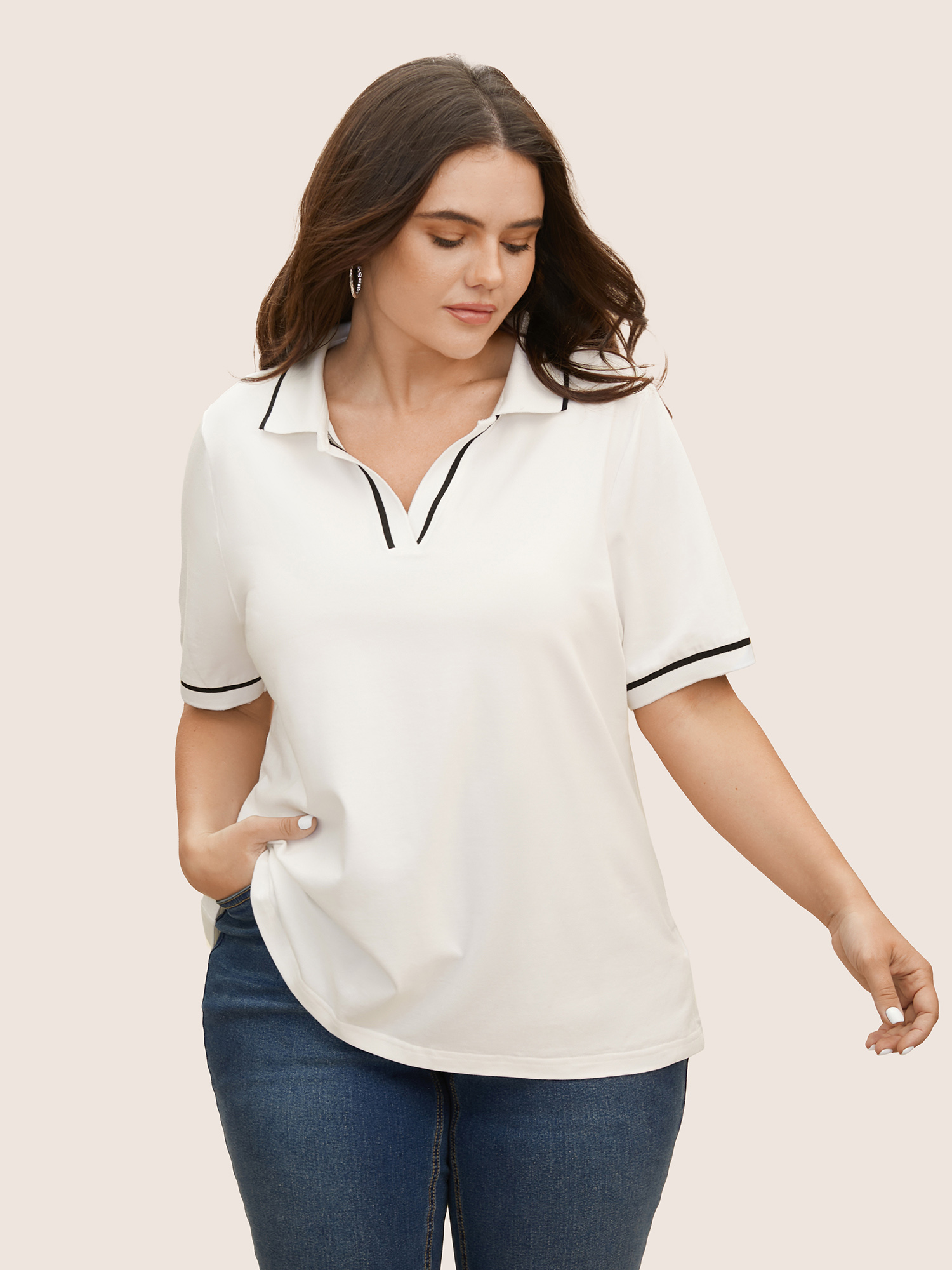 

Plus Size Polo Neck Contrast Trim Short Sleeve T-shirt Originalwhite Women Casual Contrast Flat collar with V-notch Everyday T-shirts BloomChic