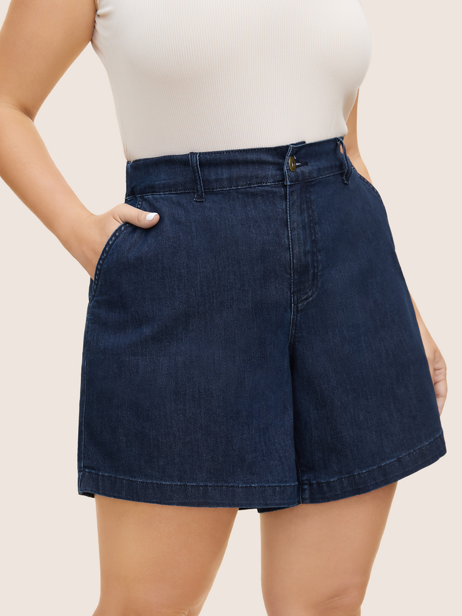 

Plus Size Dark Wash Slanted Pocket Loose Denim Shorts Women Denimindigo Button Medium stretch Everyday Slanted pocket Casual Denim Shorts BloomChic