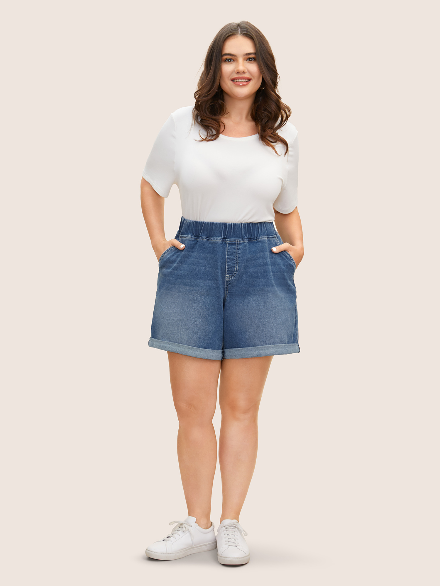 Plus Size Medium Wash Roll Hem Loose Denim Shorts Women Denimblue Roll Hem High stretch Everyday Slanted pocket Casual Denim Shorts BloomChic 18/2X 