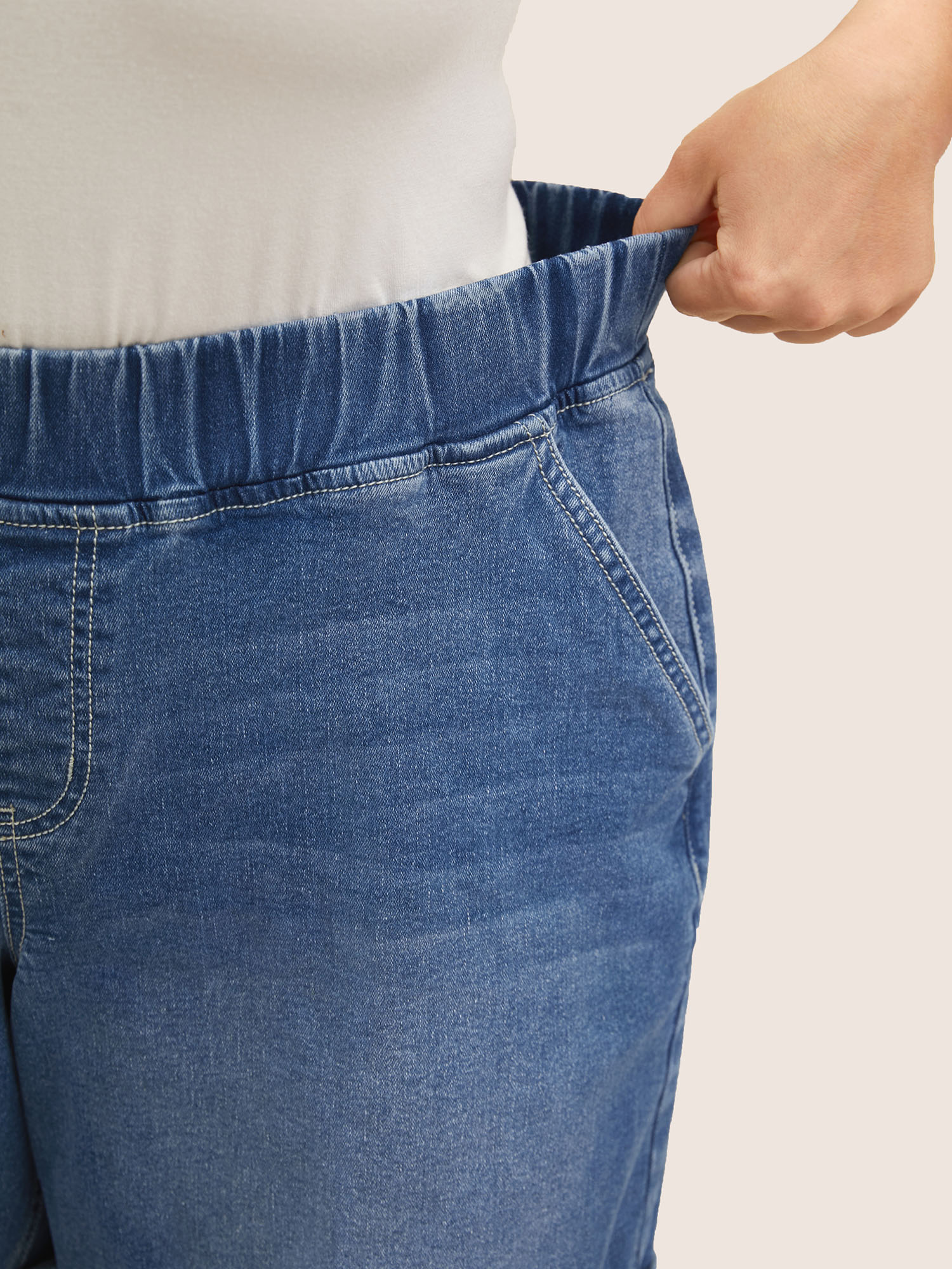 Plus Size Medium Wash Roll Hem Loose Denim Shorts Women Denimblue Roll Hem High stretch Everyday Slanted pocket Casual Denim Shorts BloomChic 18/2X 