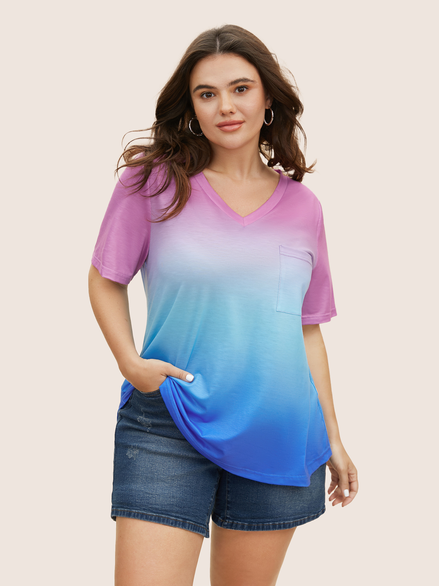 

Plus Size Ombre Contrast Patched Pocket T-shirt Lilac Women Casual Non Ombre V-neck Everyday T-shirts BloomChic