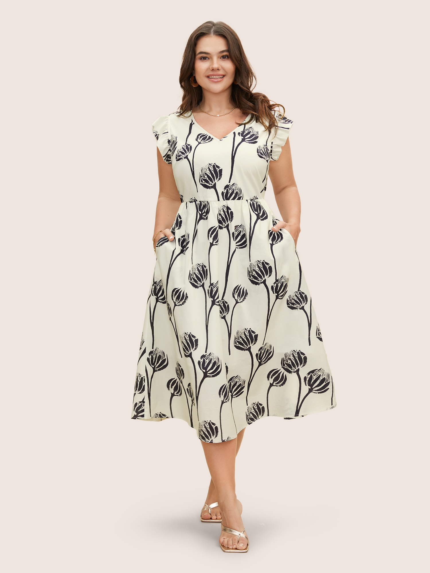 

Plus Size V Neck Floral Print Ruffle Cap Sleeve Dress WhiteSmoke Women Ruffles V-neck Cap Sleeve Curvy BloomChic