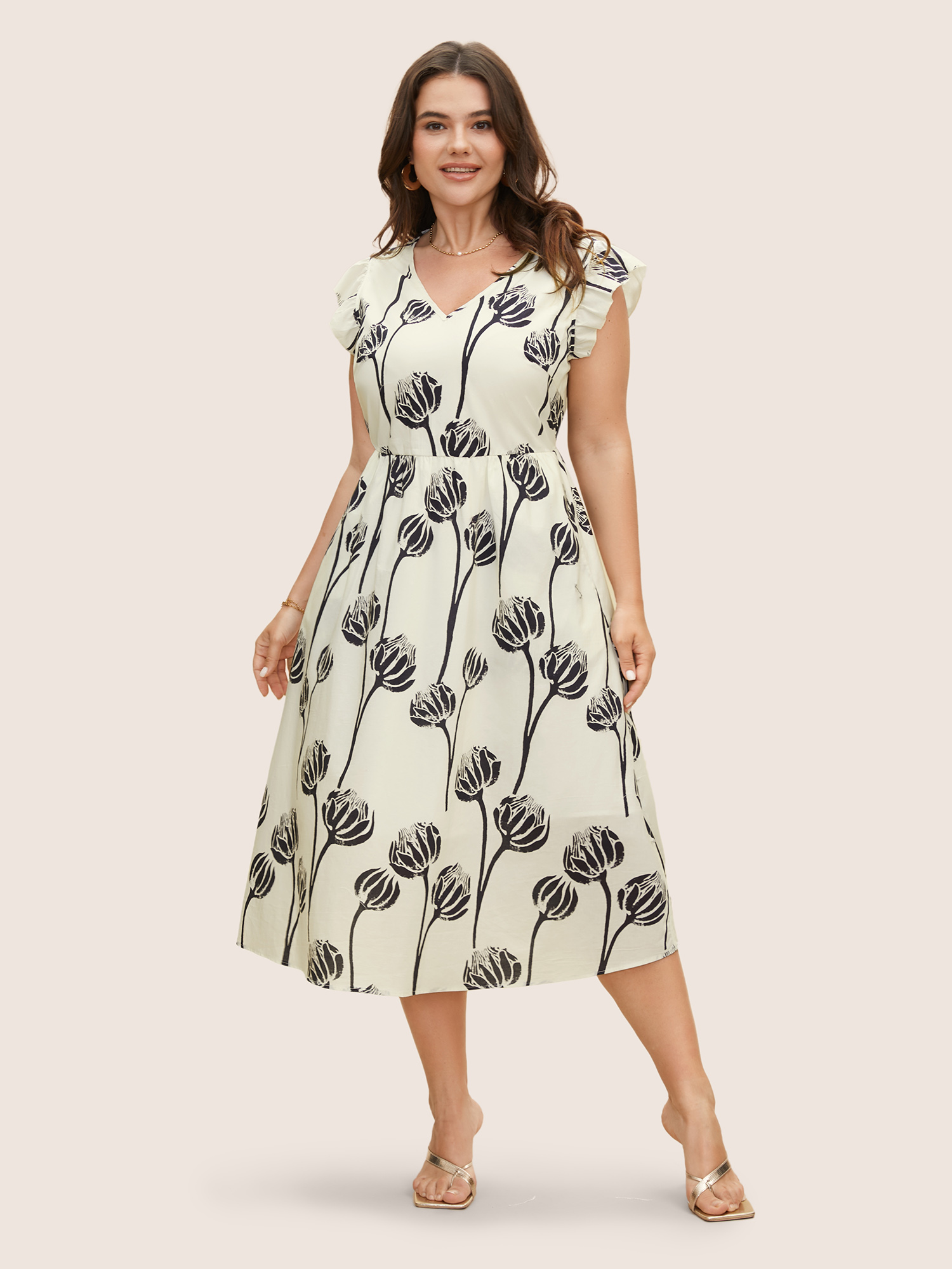 Plus Size V Neck Floral Print Ruffle Cap Sleeve Dress WhiteSmoke Women Ruffles V-neck Cap Sleeve Curvy BloomChic 22-24/3X 