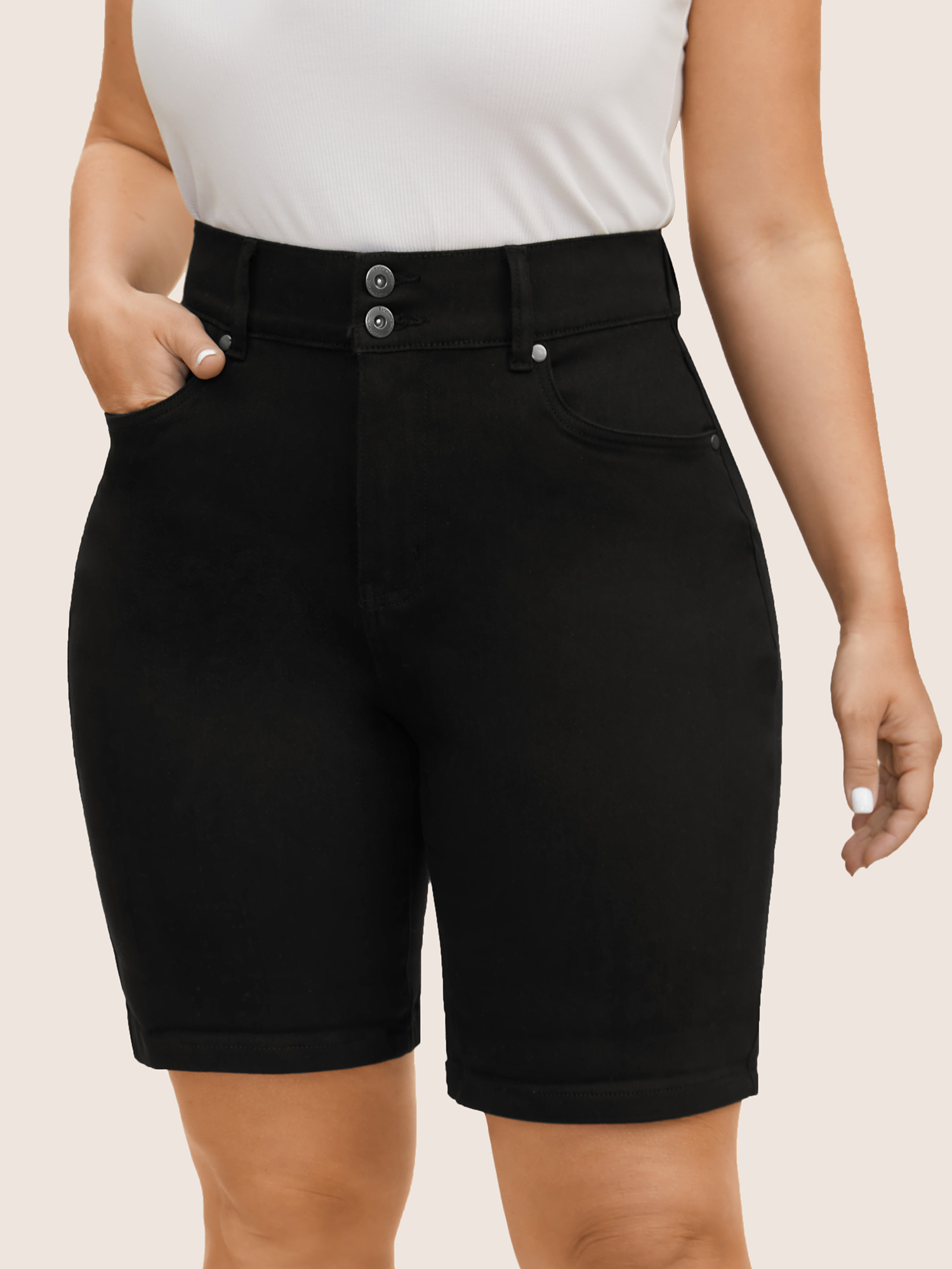 Plus Size Black Wash Roll Hem Slim Denim Shorts Women Black Roll Hem High stretch Everyday Slanted pocket Casual Denim Shorts BloomChic 14/1X 