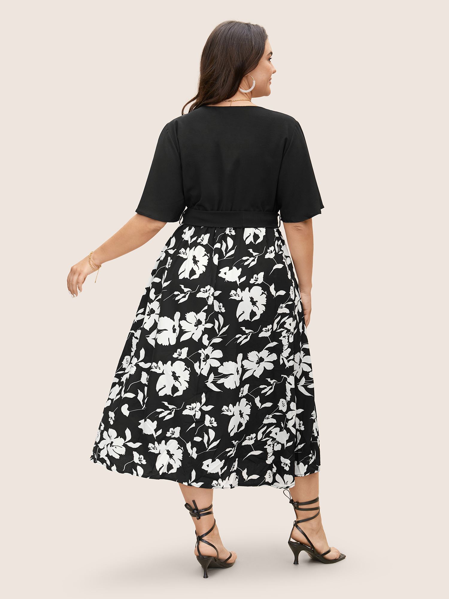 Plus Size Floral Patchwork Pocket Belt Surplice Neck Ruffle Hem Dress Multicolor Women Elegant Patchwork V-neck Short sleeve Curvy Midi Dress BloomChic 30/6X 