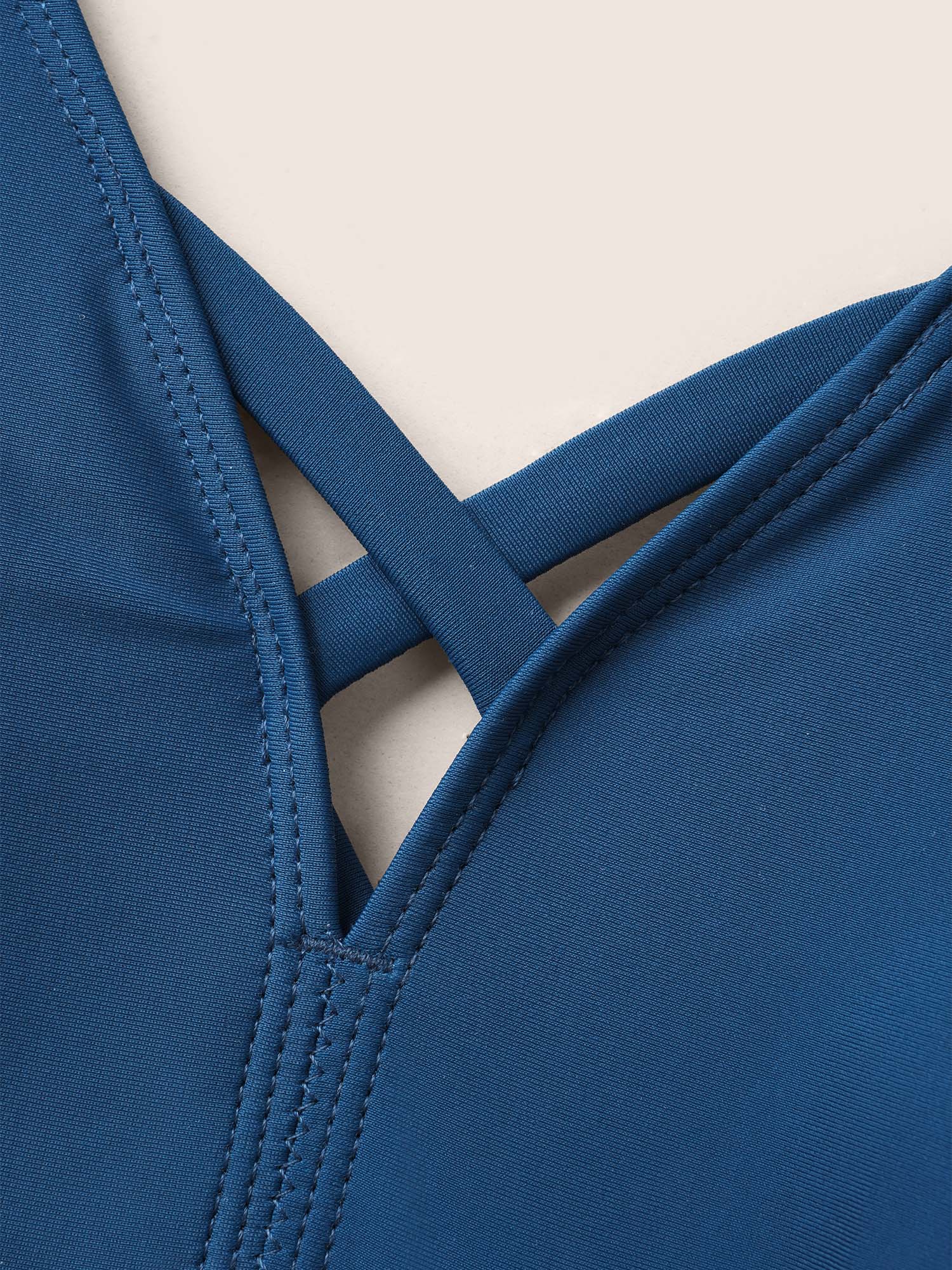 Plus Size Plain Cut Out Crisscross Tie Knot Swim Top Women`s Swimwear Indigo Beach Cross straps High stretch Skinny U-neck Curve Swim Tops BloomChic 22-24/3X 