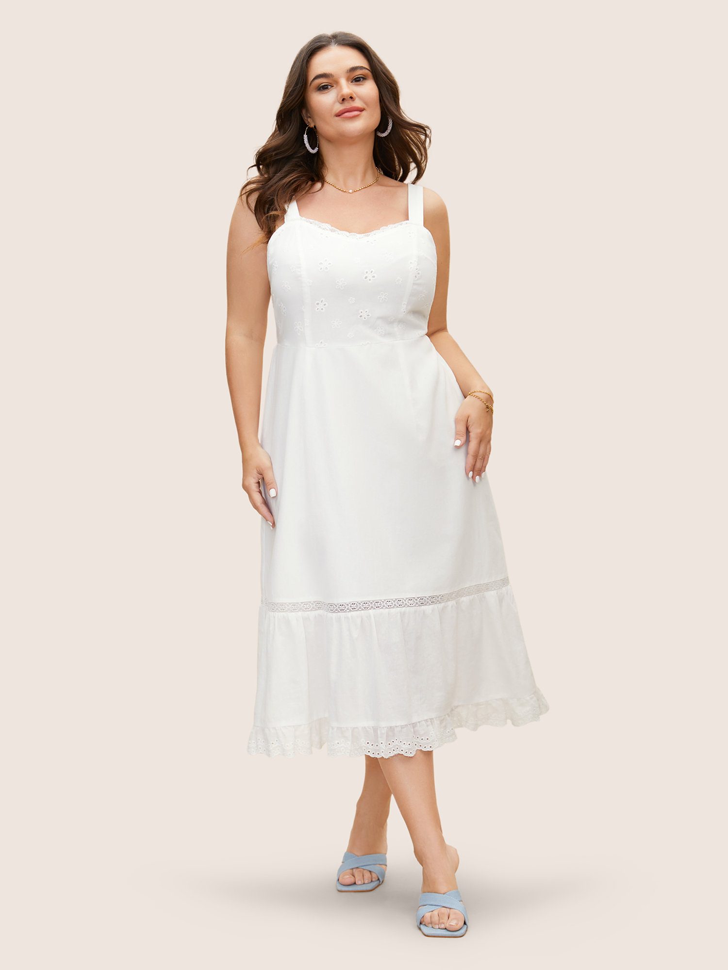 

Plus Size Broderie Anglaise Patchwork Lace Trim Cami Dress Opticwhite Women Woven ribbon&lace trim Heart neckline Sleeveless Curvy BloomChic