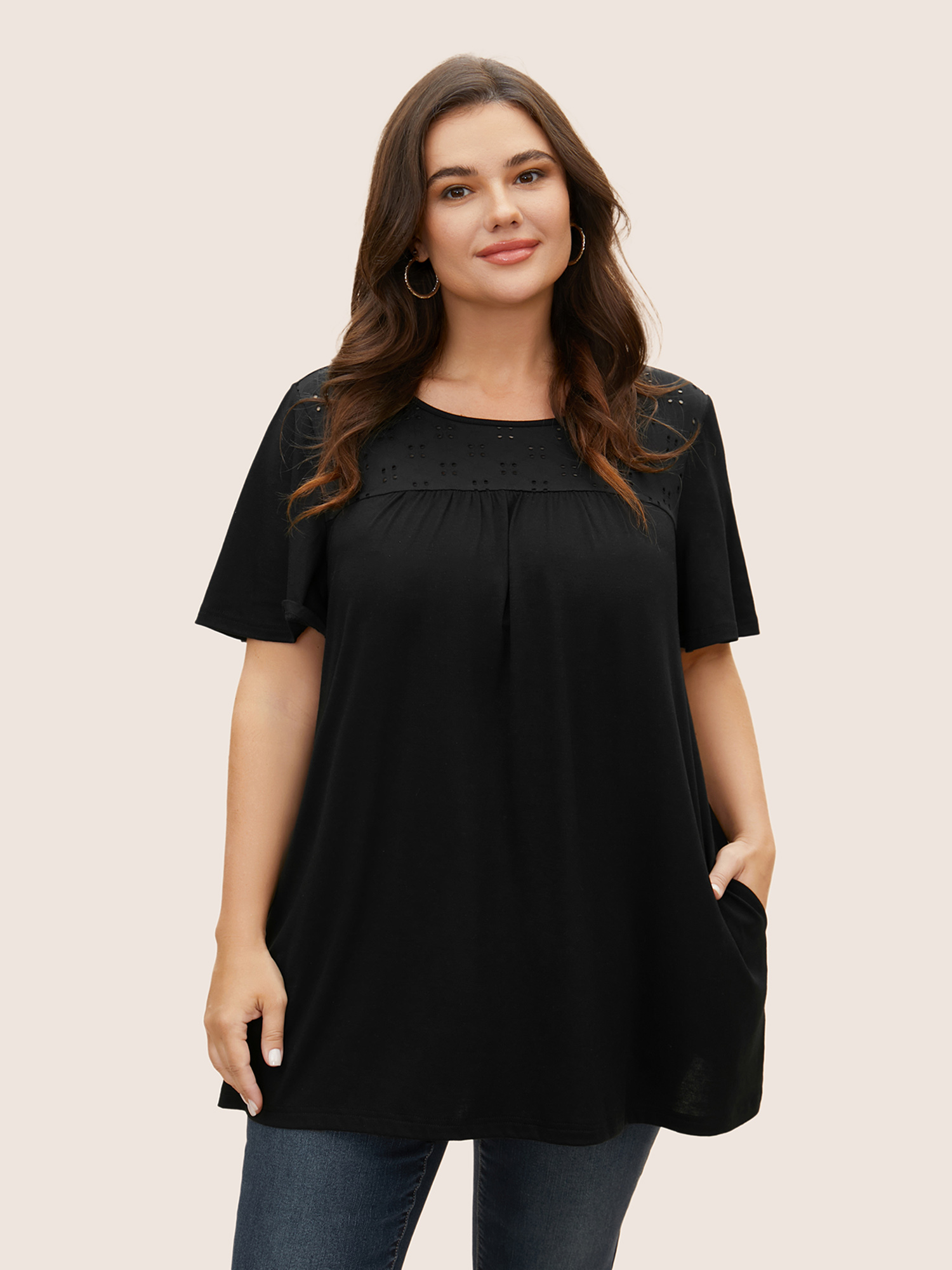 

Plus Size Broderie Anglaise Ruffle Sleeve Pocket T-shirt Black Women Casual Texture Round Neck Everyday T-shirts BloomChic