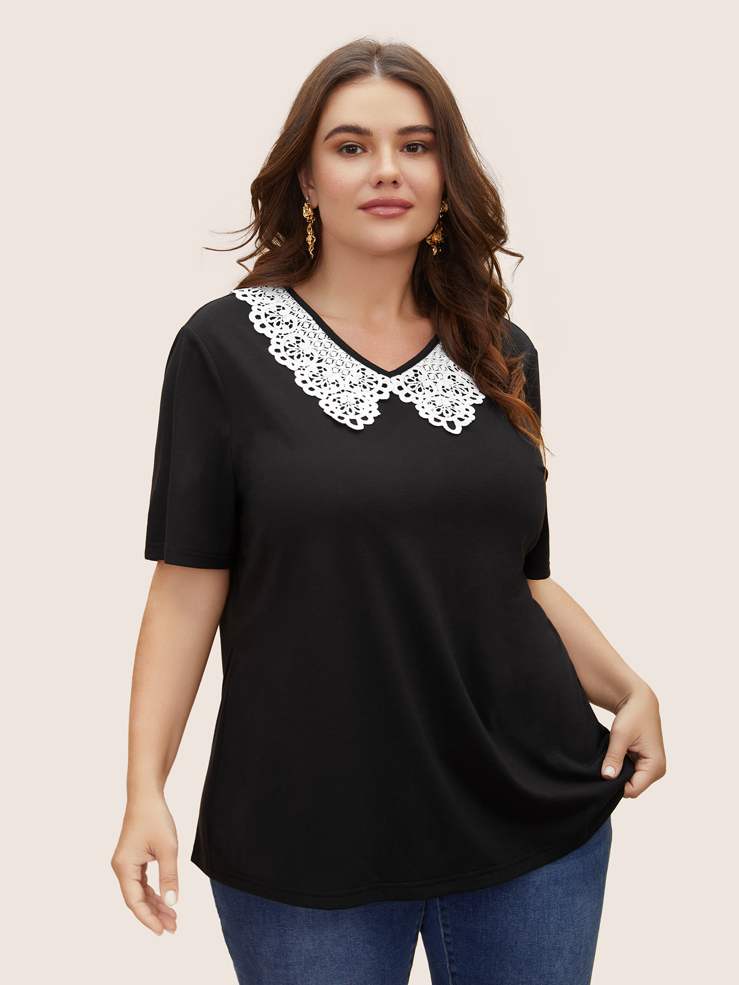 

Plus Size Lace Panel Patchwork Contrast Top Black Women Elegant Contrast V-neck Everyday T-shirts BloomChic