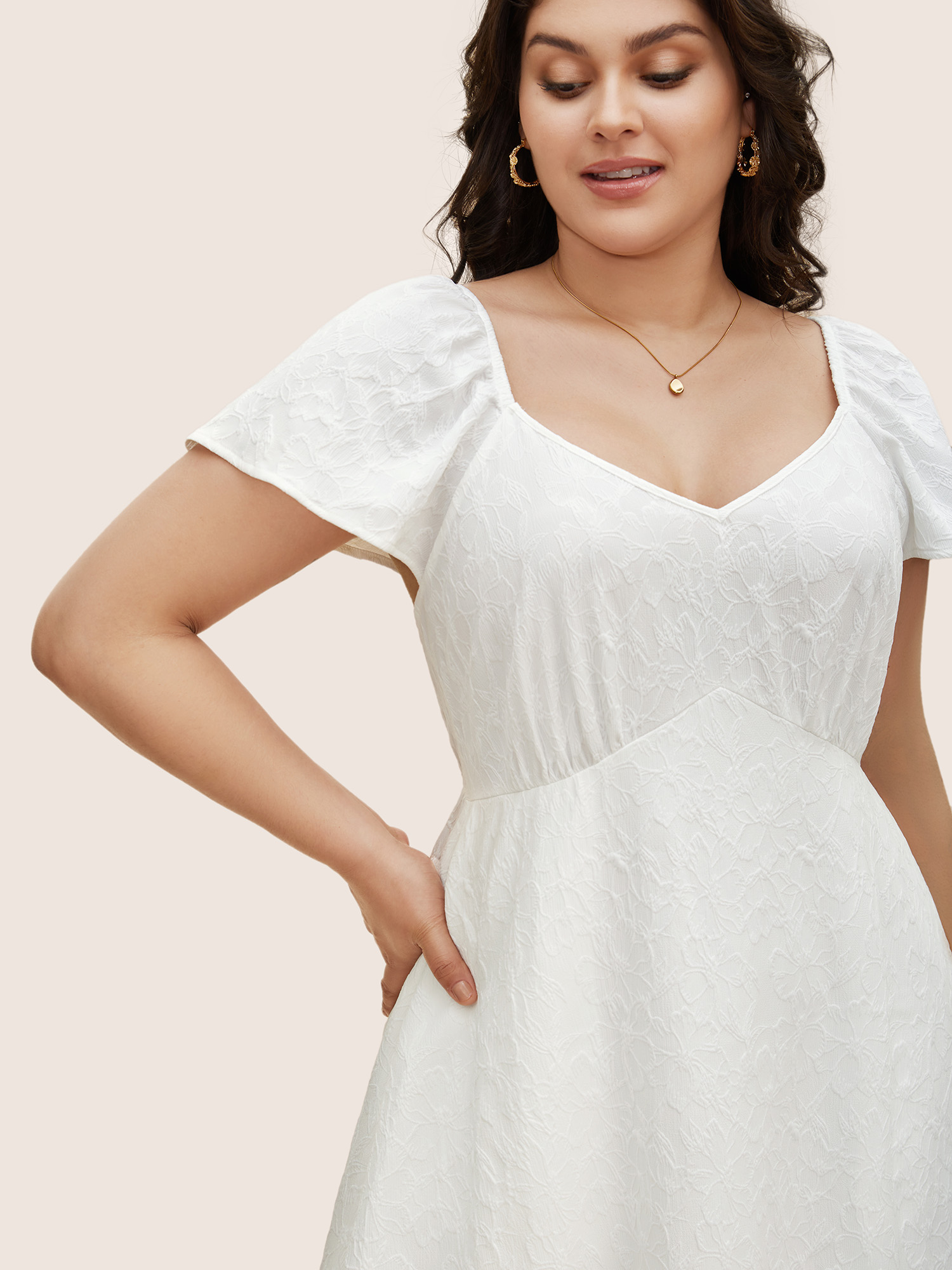 

Plus Size Heart Neckline Jacquard Textured Midi Dress Ivory Women Resort Texture Heart neckline Short sleeve Curvy BloomChic