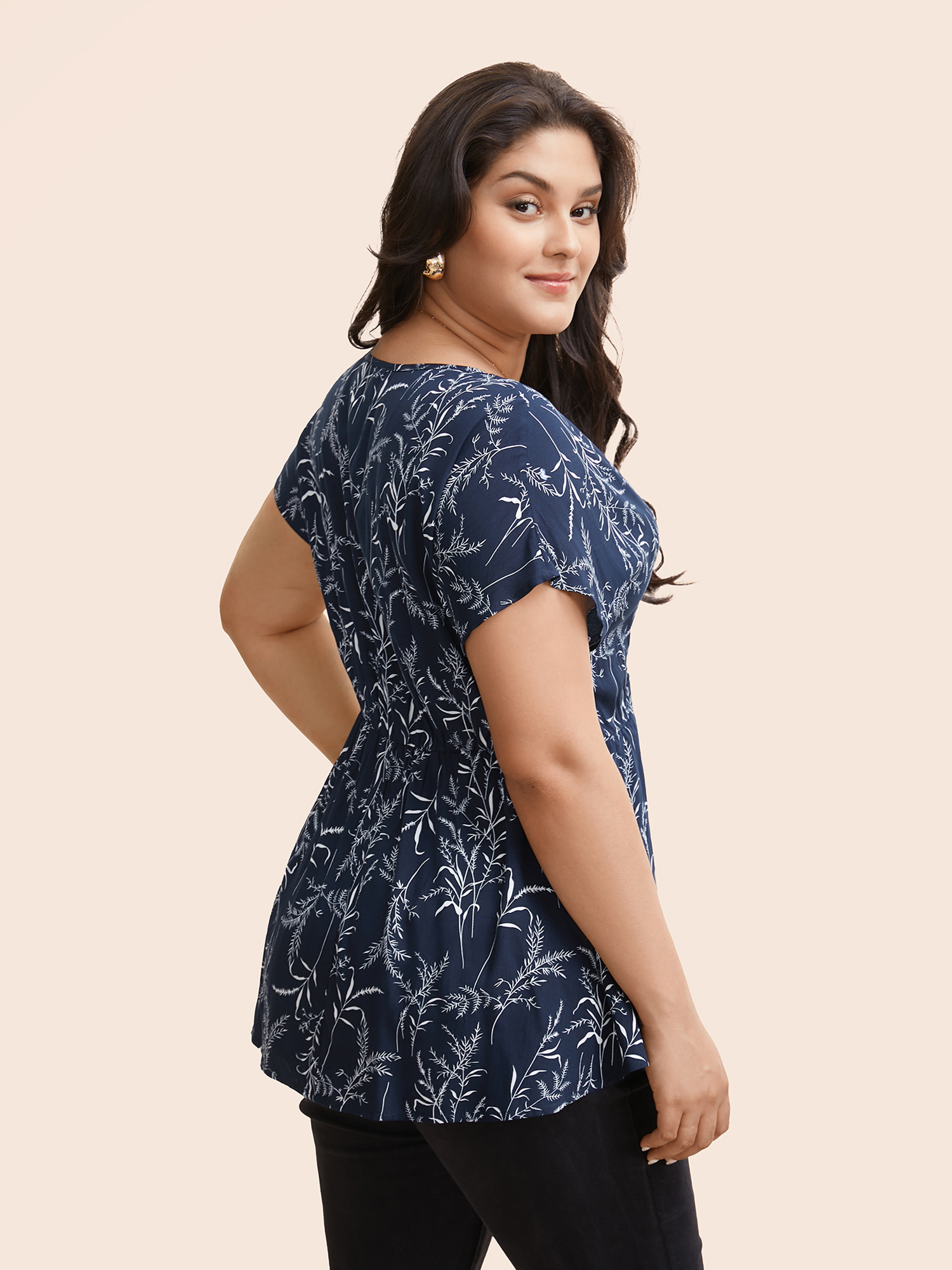 

Plus Size Indigo Silhouette Floral Print Overlap Collar Dolman Sleeve Blouse Women Elegant Short sleeve Overlap Collar Everyday Blouses BloomChic