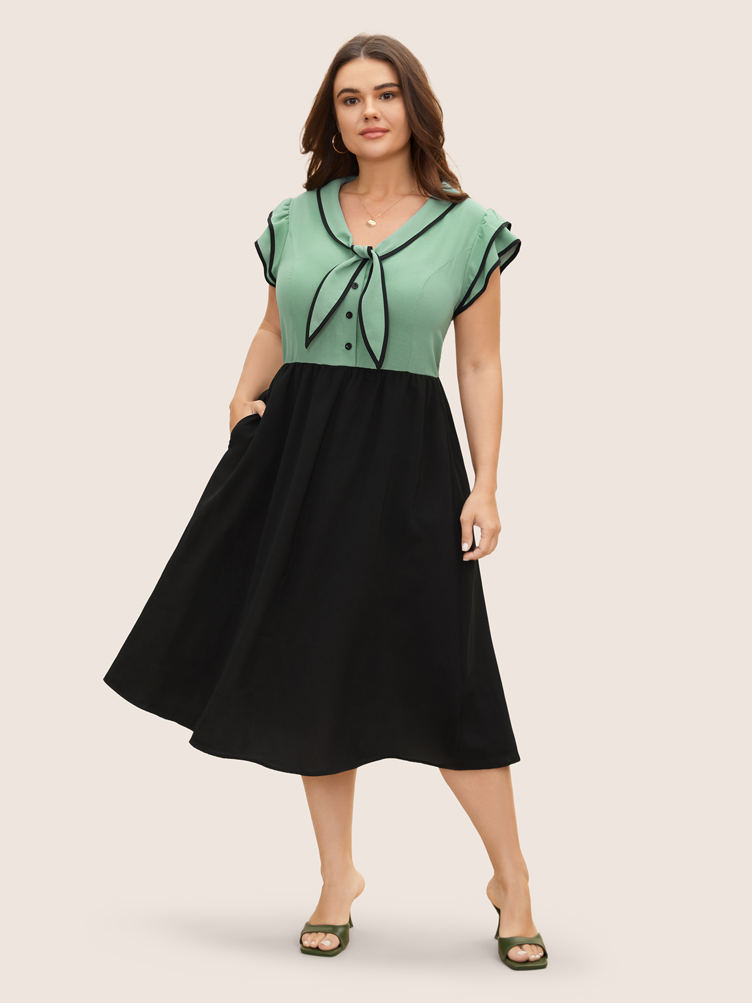 Plus Size Two-colored Knot Tie Midi Dress Palemauve Women Elegant Tie knot V-neck Cap Sleeve Curvy BloomChic 30/6X 