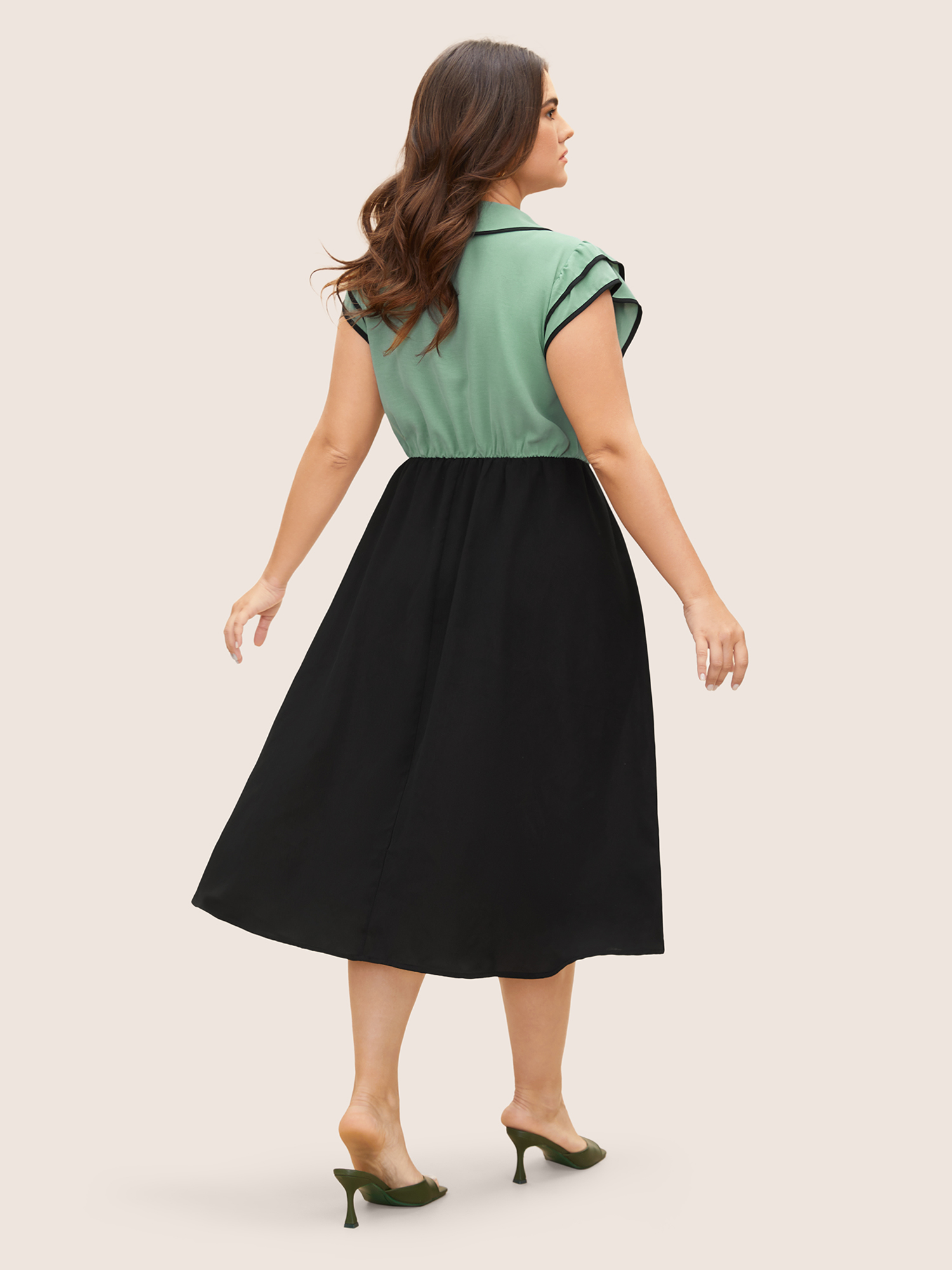 Plus Size Two-colored Knot Tie Midi Dress Palemauve Women Elegant Tie knot V-neck Cap Sleeve Curvy BloomChic 30/6X 