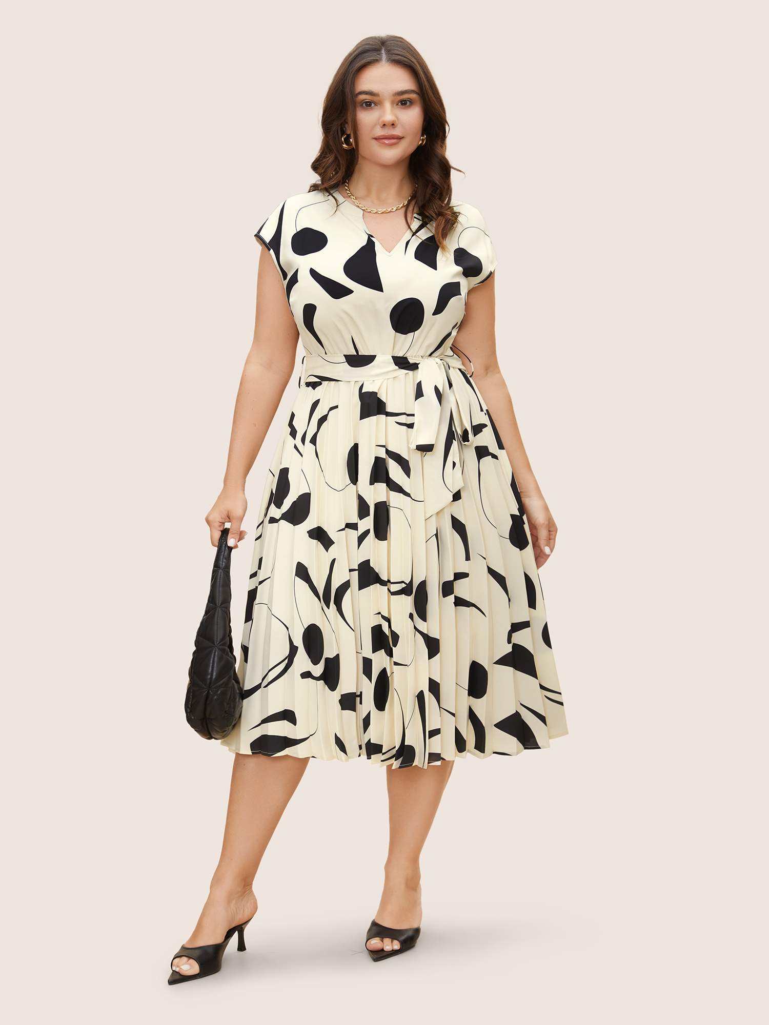 

Plus Size Silhouette Floral Print Cap Sleeve Midi Dress Ivory Women At the Office Belted Flat collar with V-notch Cap Sleeve Curvy BloomChic