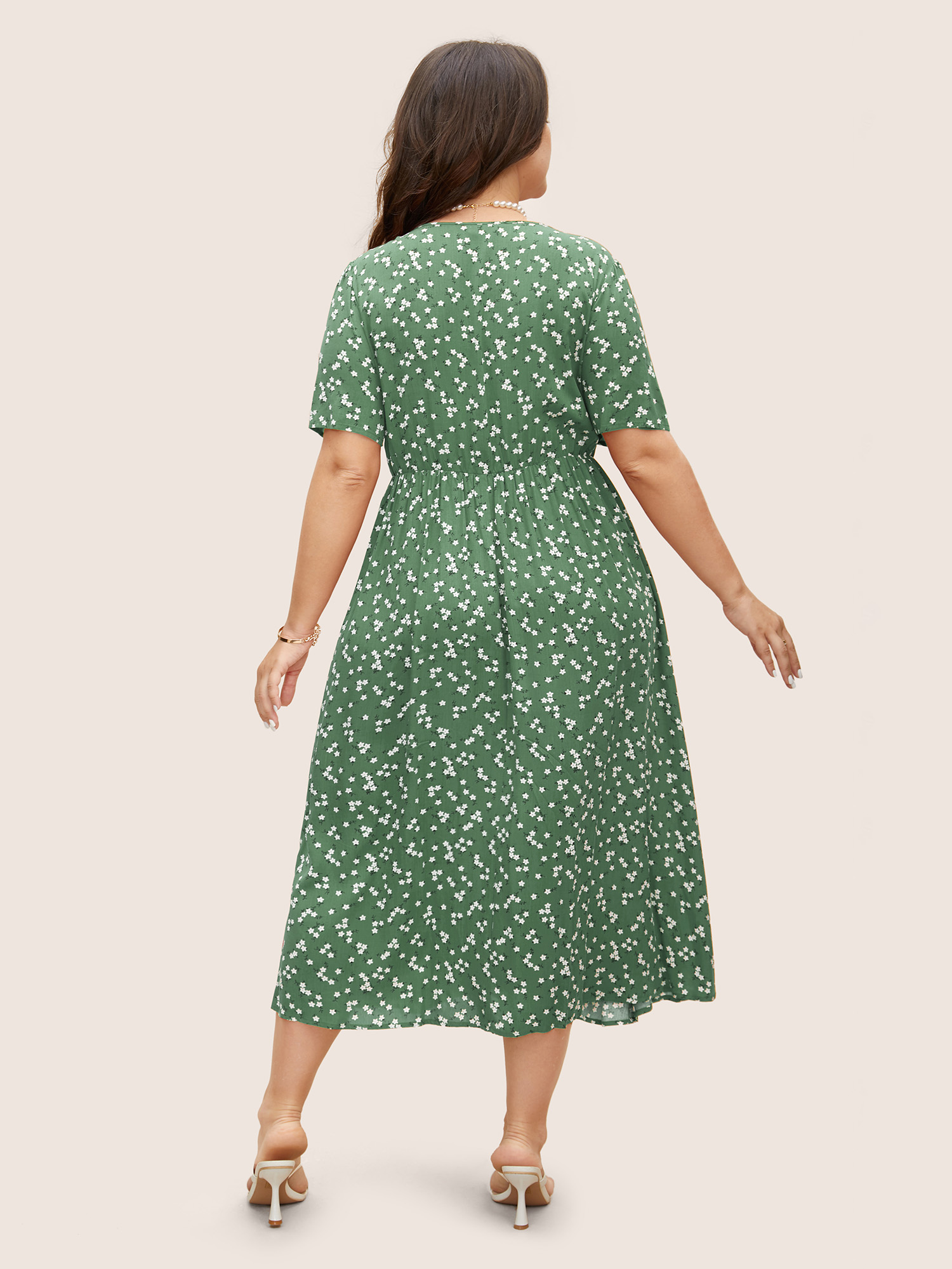 

Plus Size Ditsy Floral Button Detail Elastic Waist Midi Dress Truegreen Women Elegant Gathered V-neck Short sleeve Curvy BloomChic