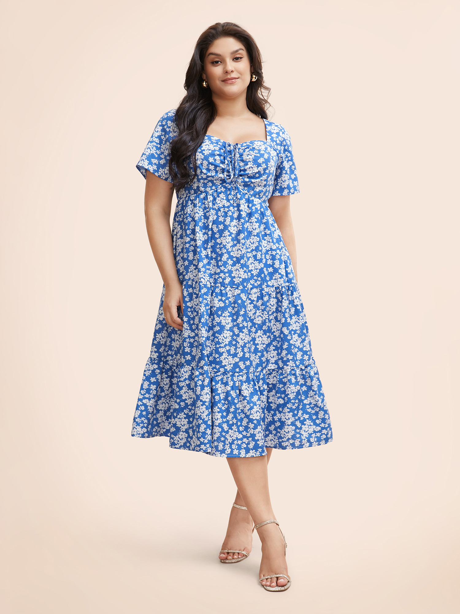 

Plus Size Ditsy Floral Heart Neckline Drawstring Dress Skyblue Women Elegant Gathered Heart neckline Short sleeve Curvy BloomChic