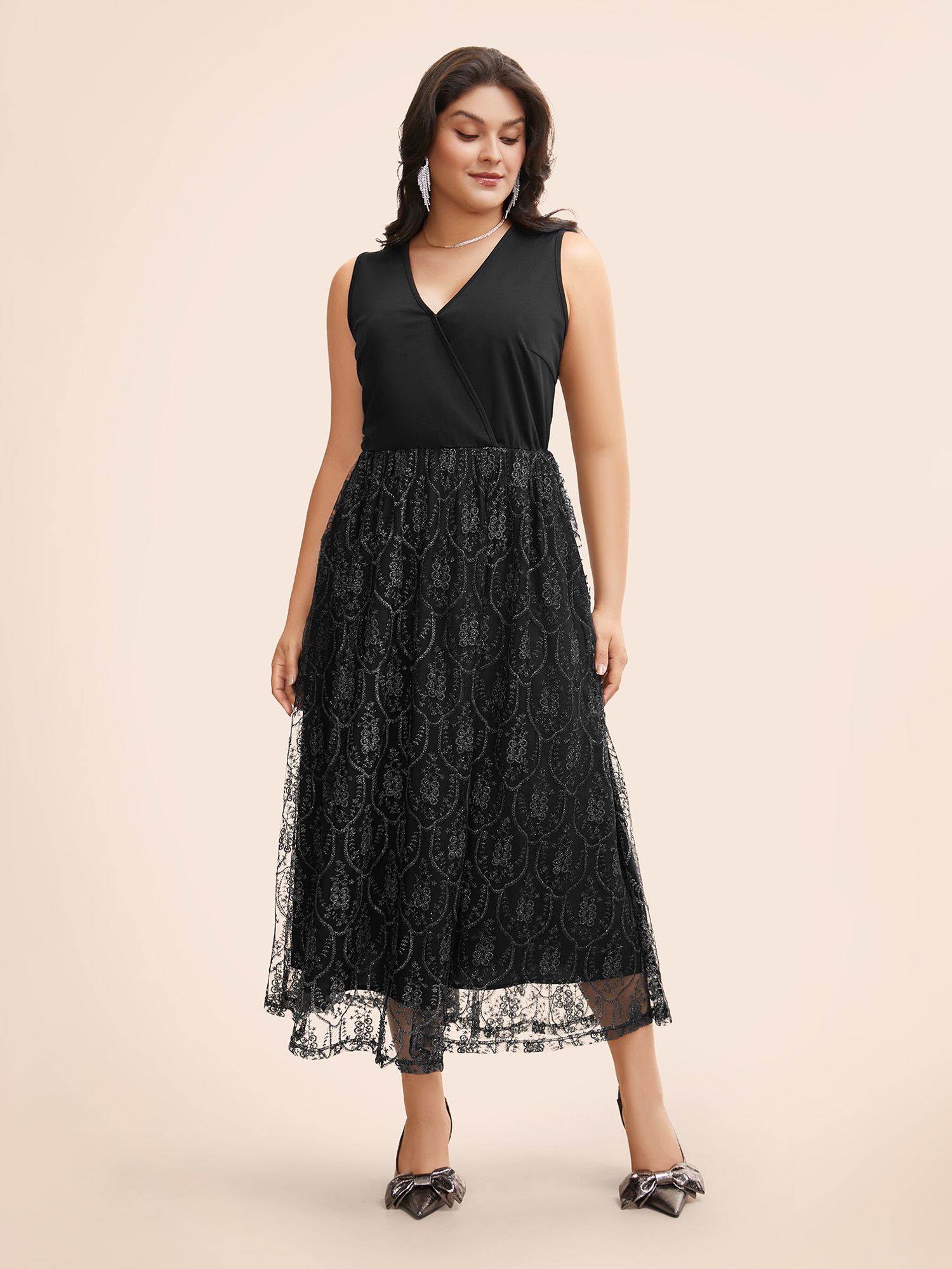 Plus Size Embroidered Mesh Patchwork Sleeveless Dress Black Women Formal Texture Overlap Collar Sleeveless Curvy BloomChic 26/4X 
