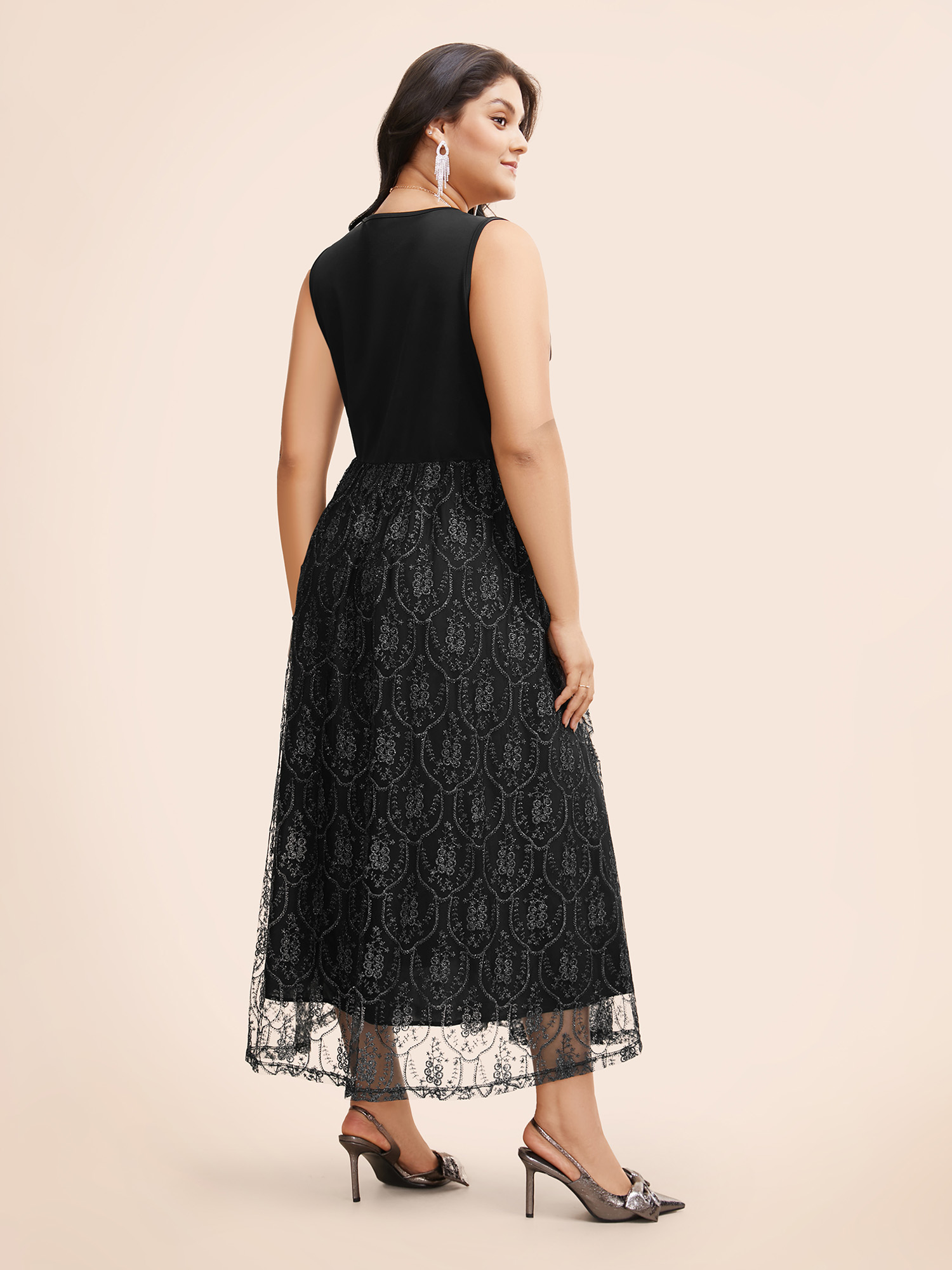 Plus Size Embroidered Mesh Patchwork Sleeveless Dress Black Women Formal Texture Overlap Collar Sleeveless Curvy BloomChic 26/4X 