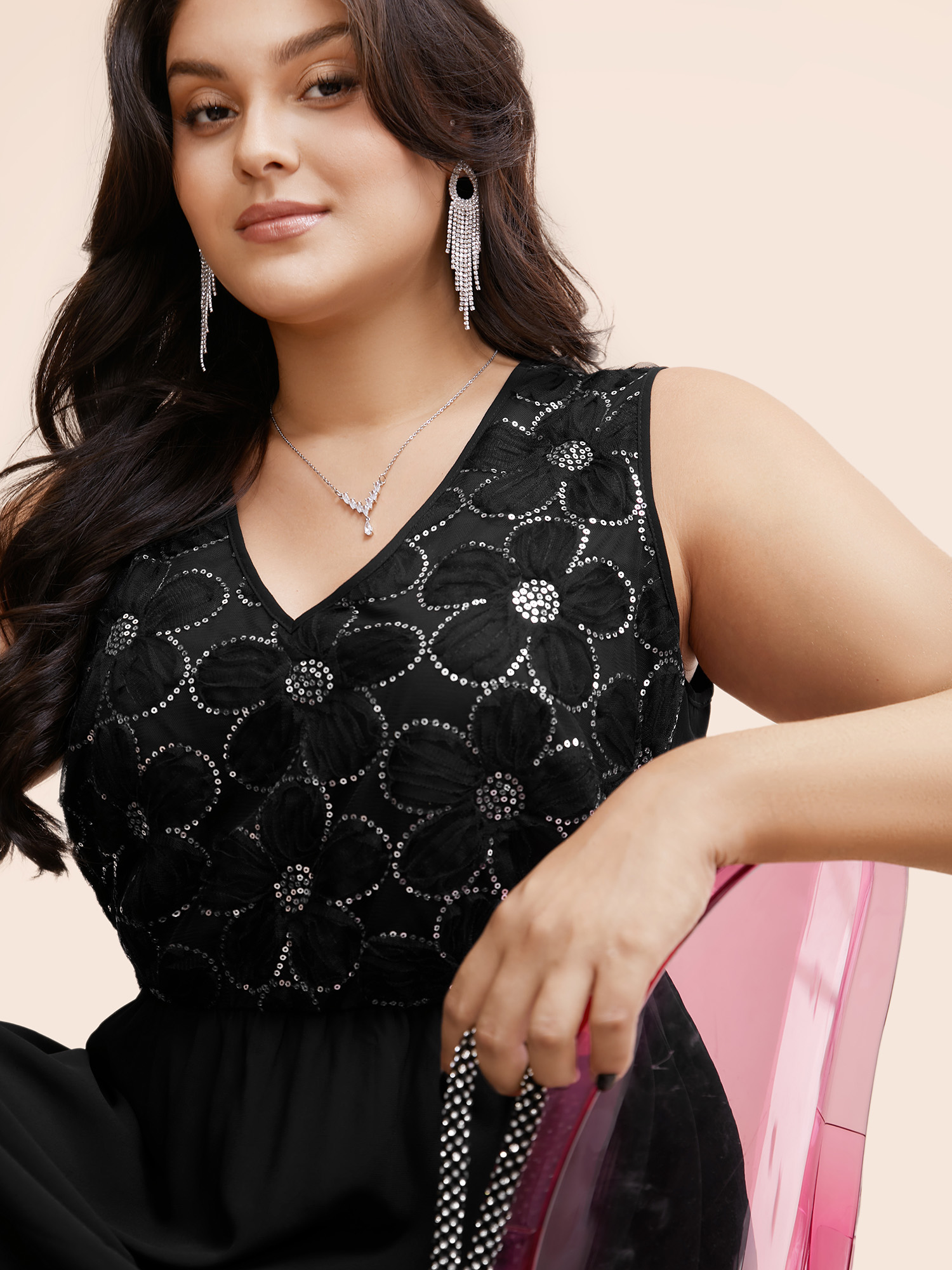 Plus Size V Neck Sequin Floral Patchwork Dress Black Women Formal Texture V-neck Sleeveless Curvy BloomChic 26/4X 